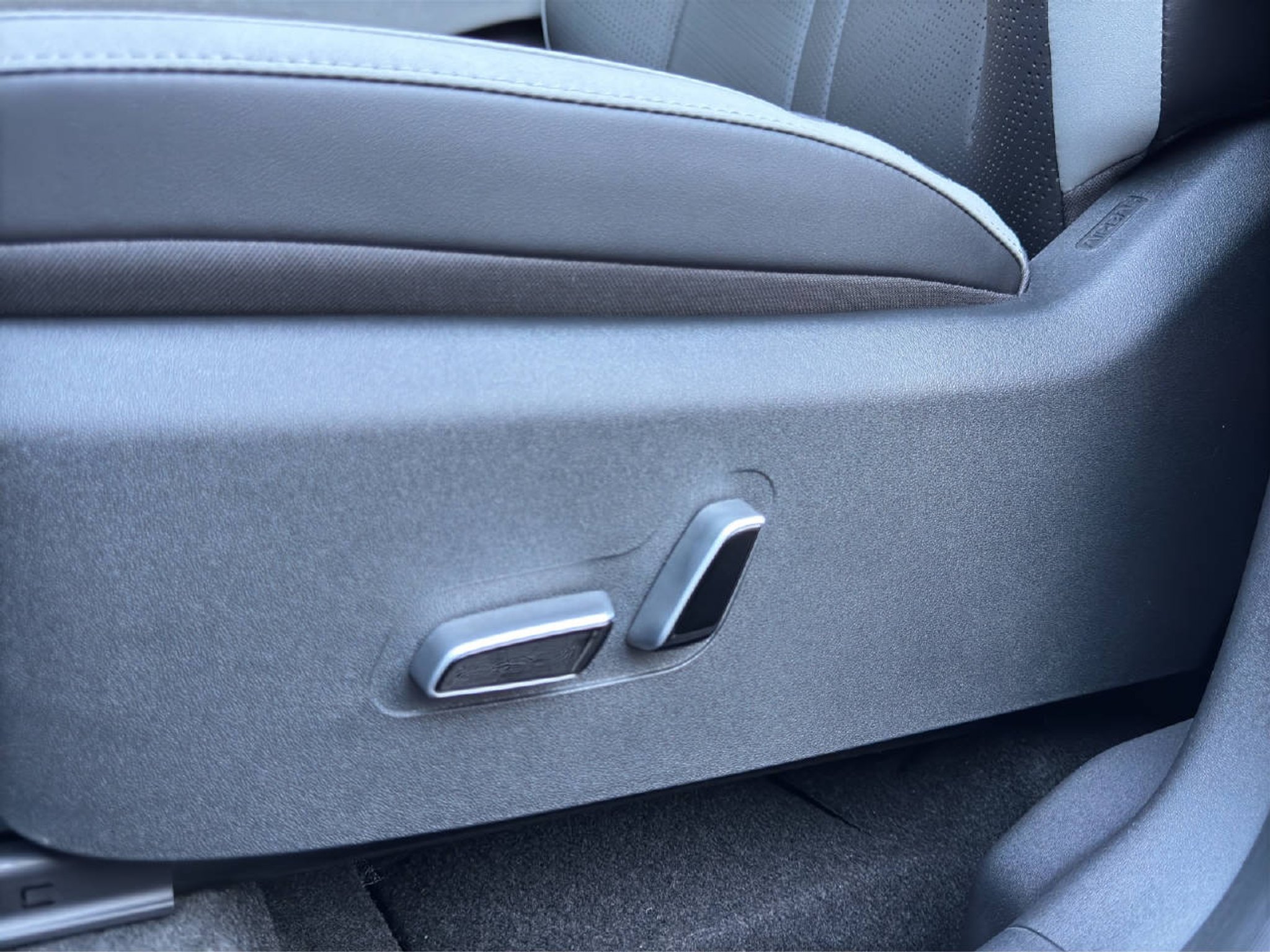 listing desktop thumbnail image 11