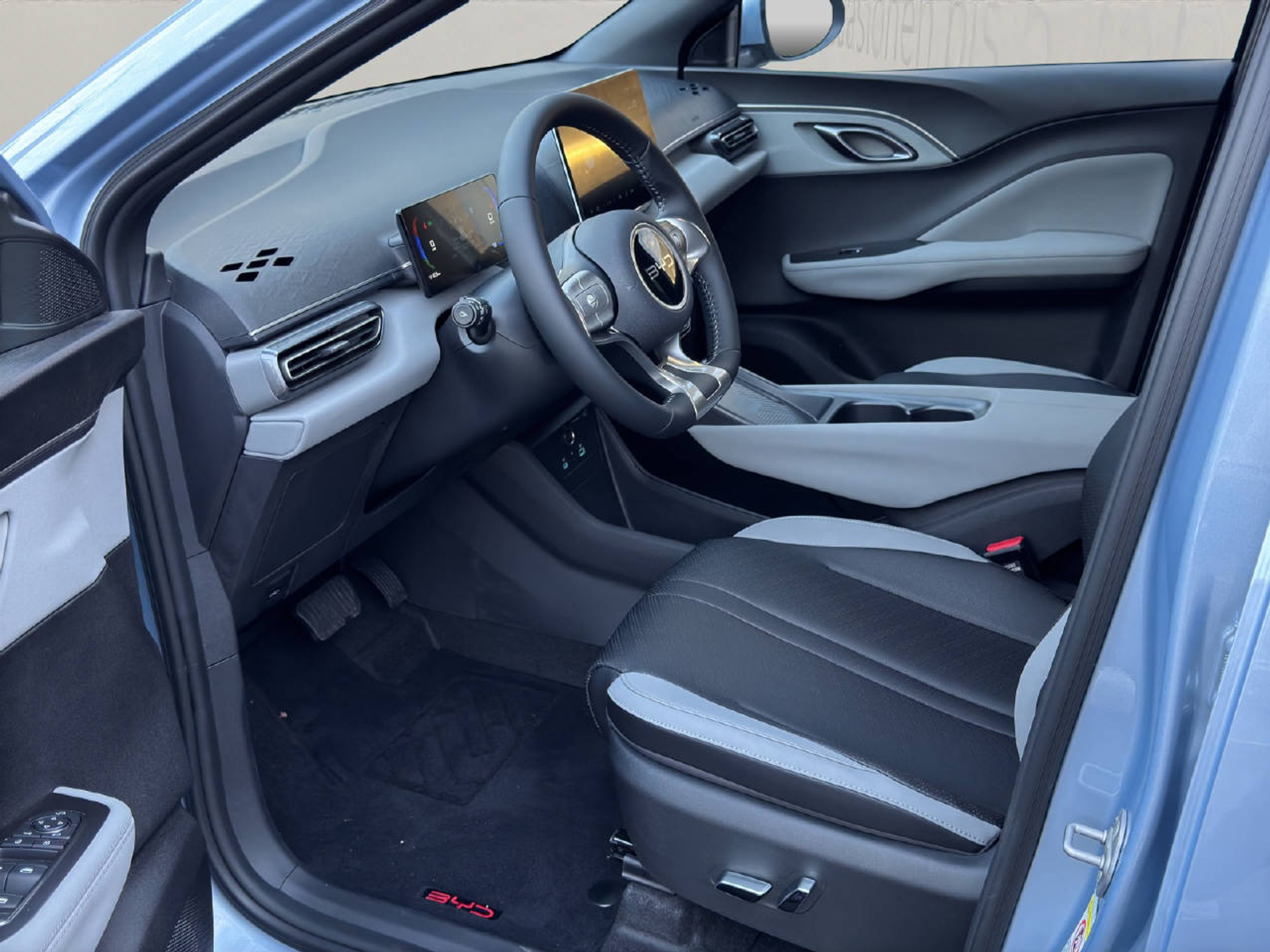 listing desktop thumbnail image 3