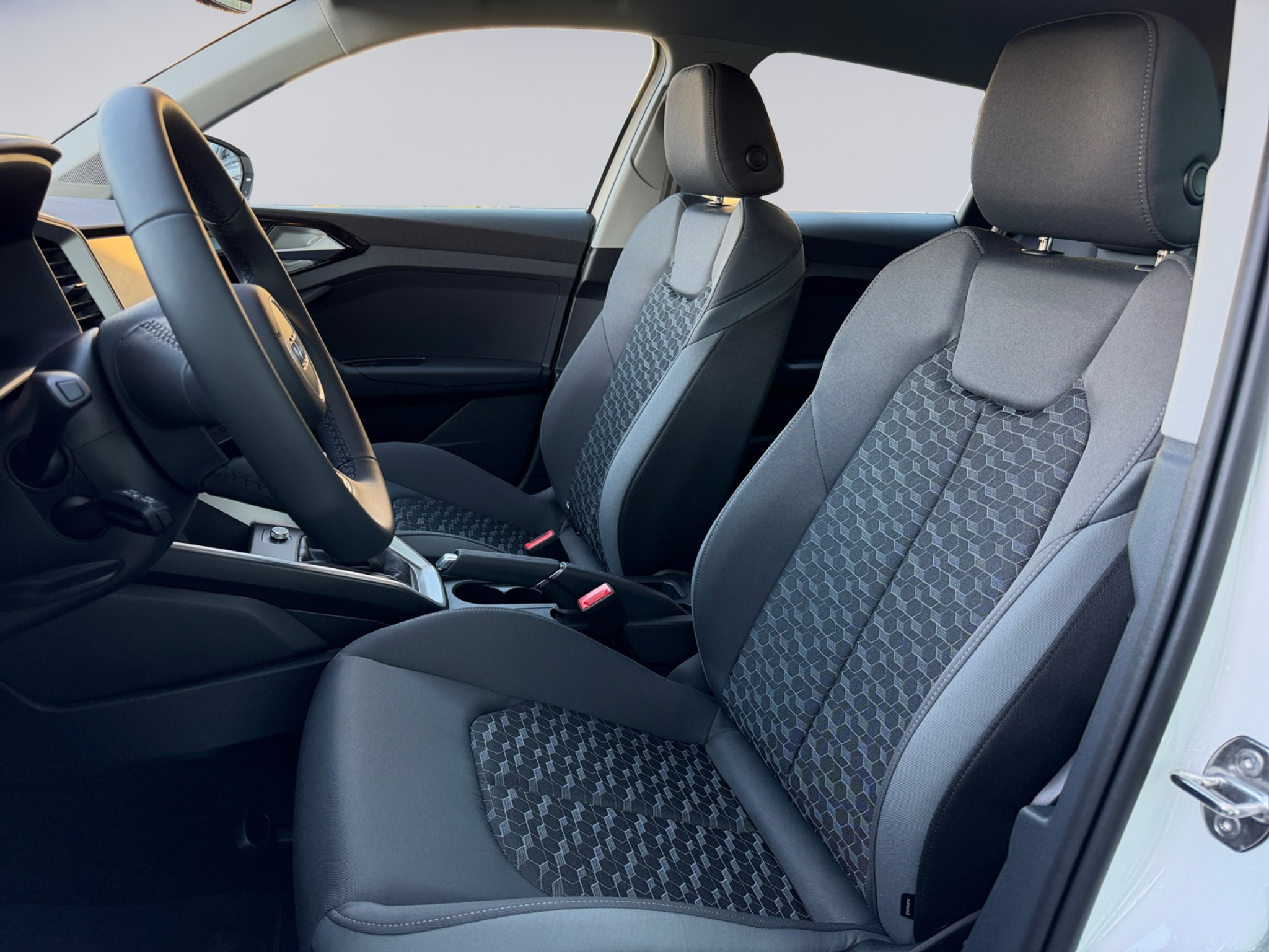 listing desktop thumbnail image 6