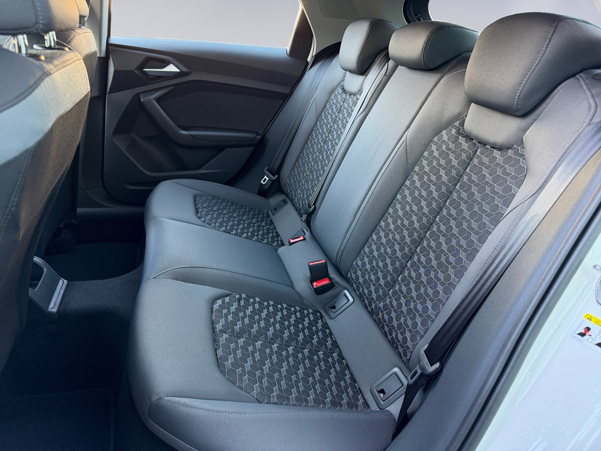 listing desktop thumbnail image 10