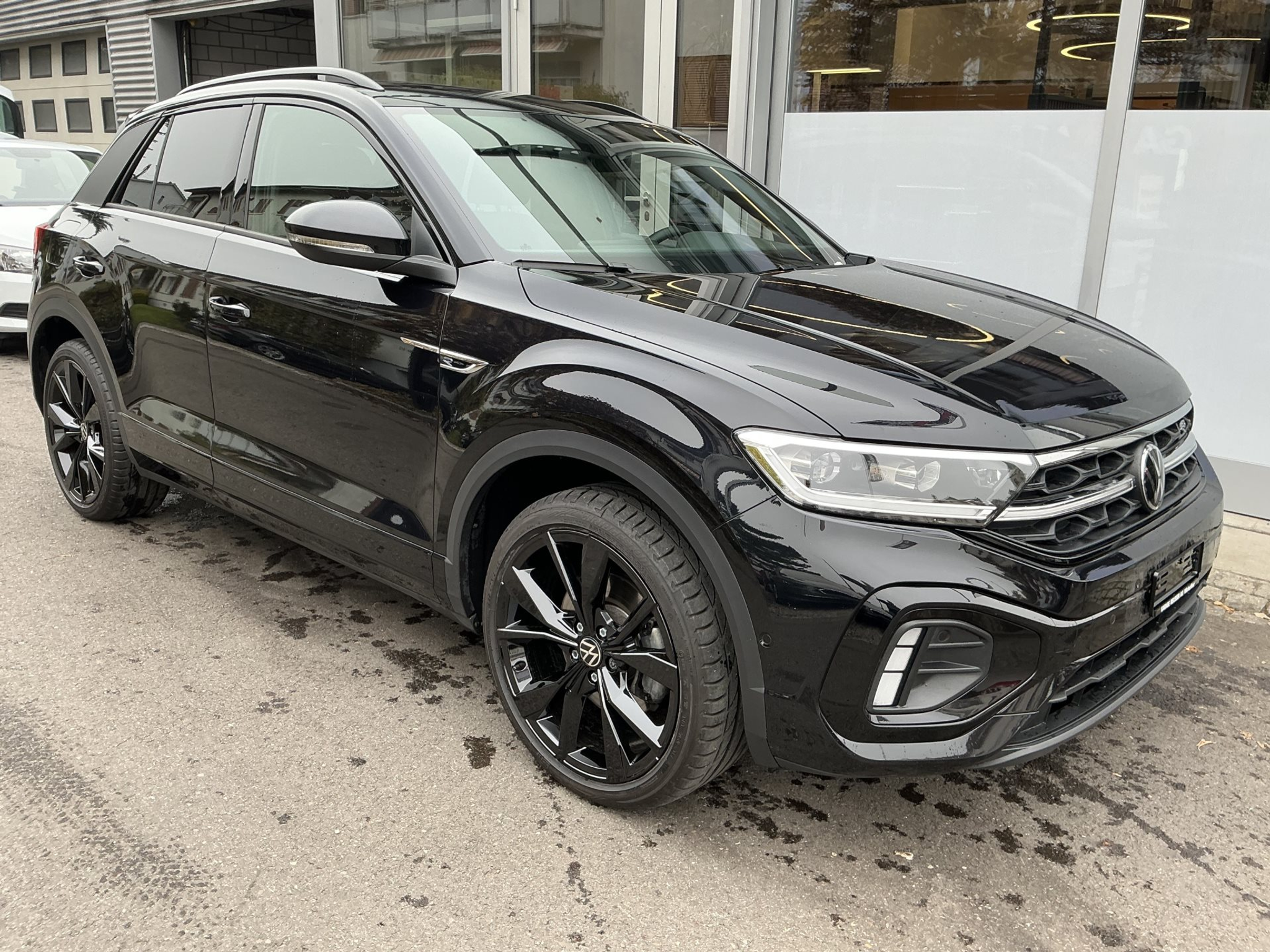 listing desktop thumbnail image 2