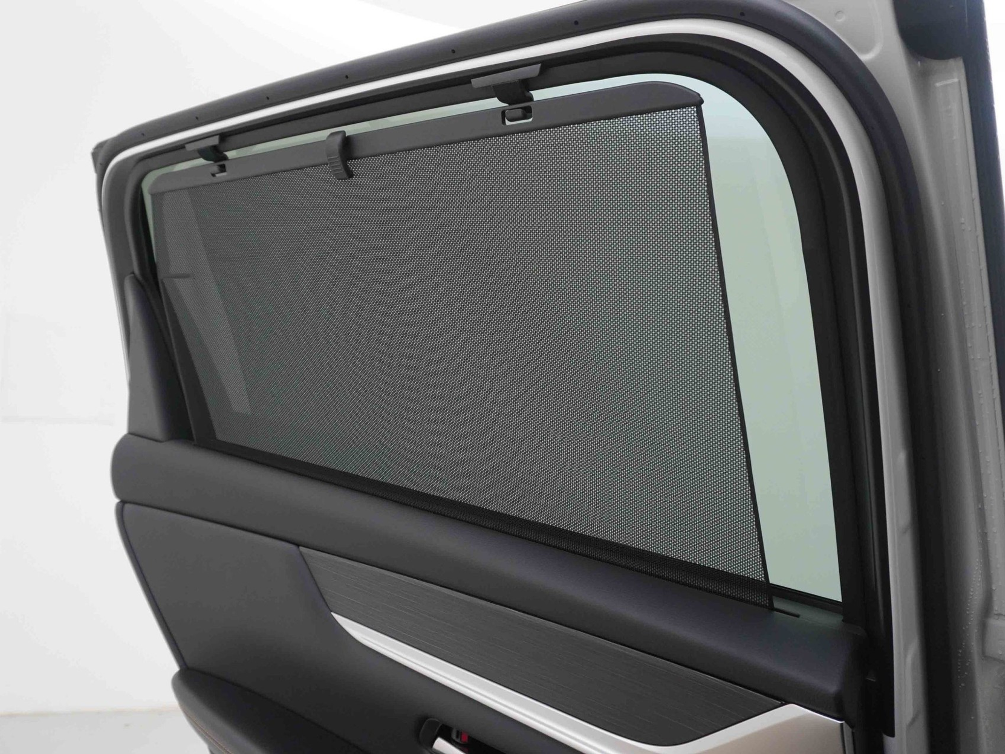 listing desktop thumbnail image 19