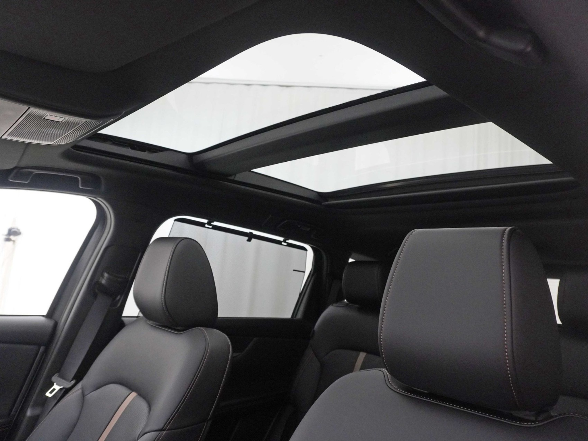 listing desktop thumbnail image 18