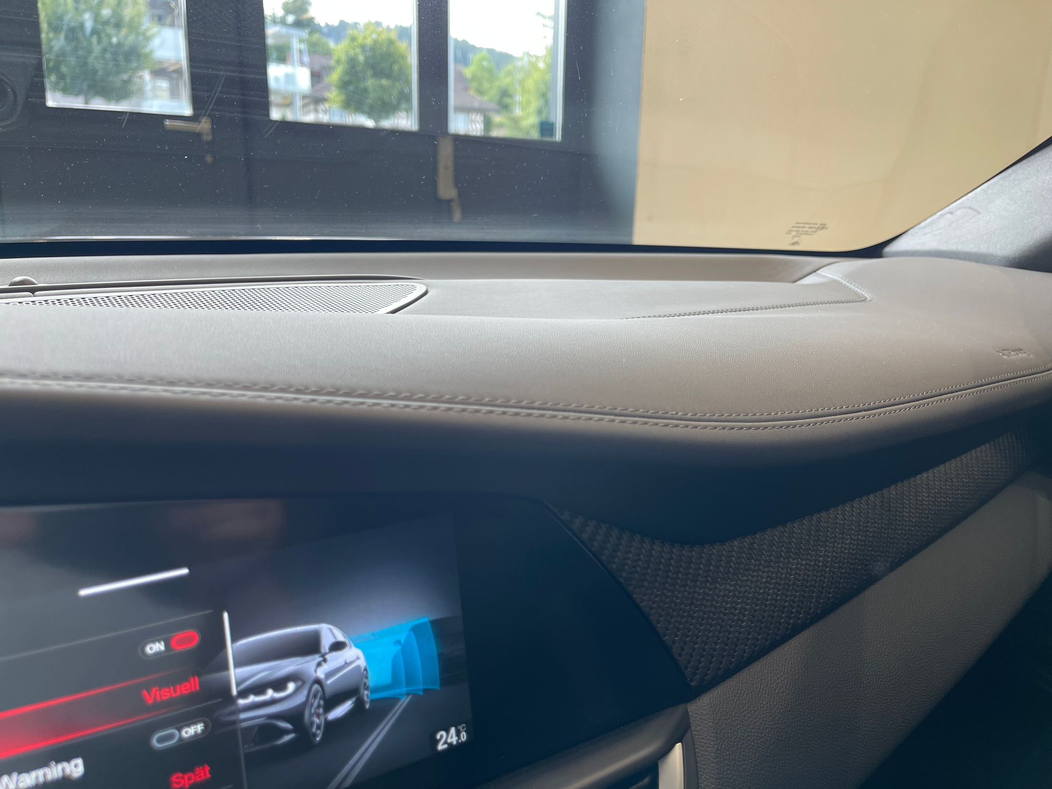 listing desktop thumbnail image 27