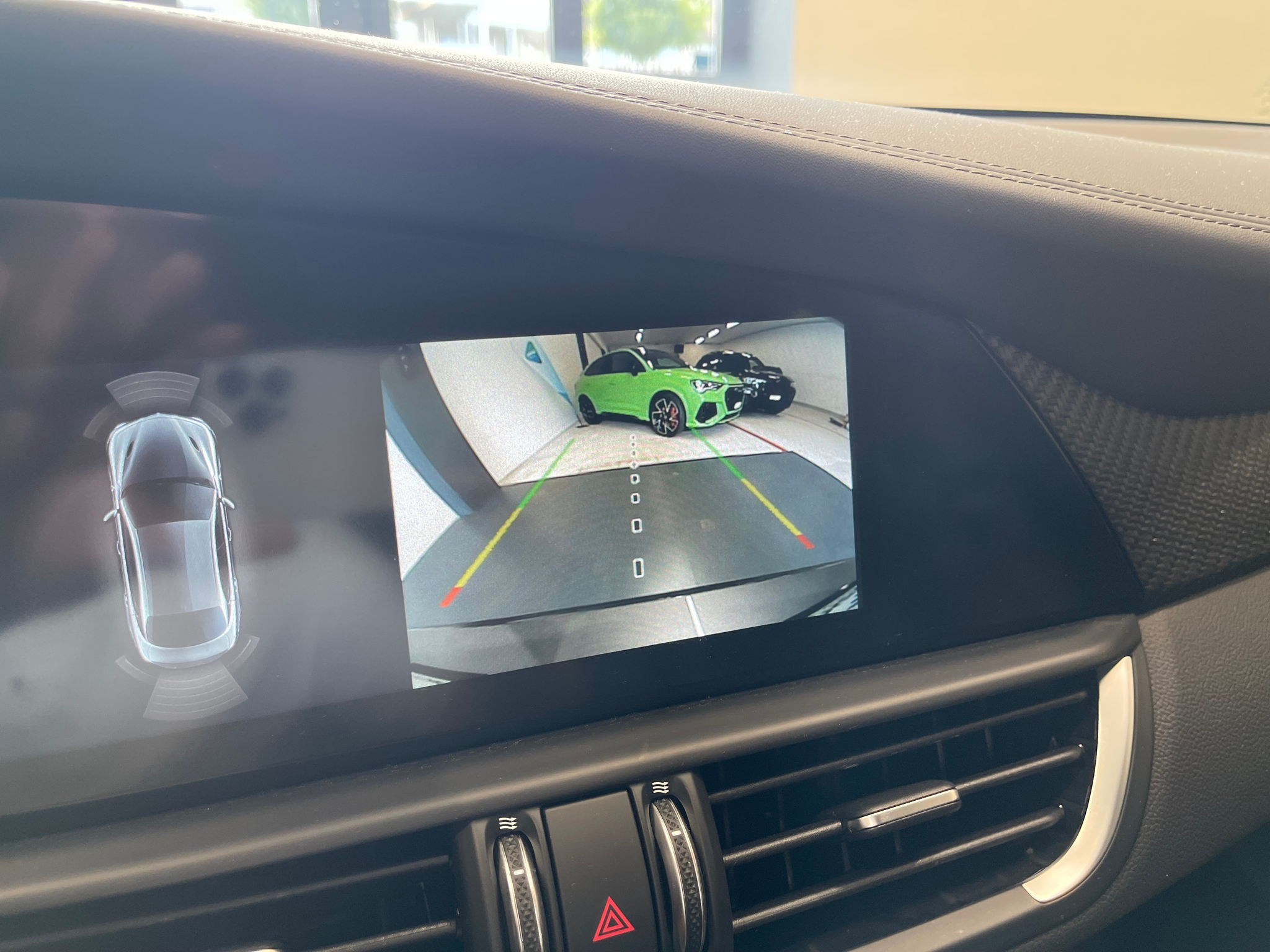 listing desktop thumbnail image 21