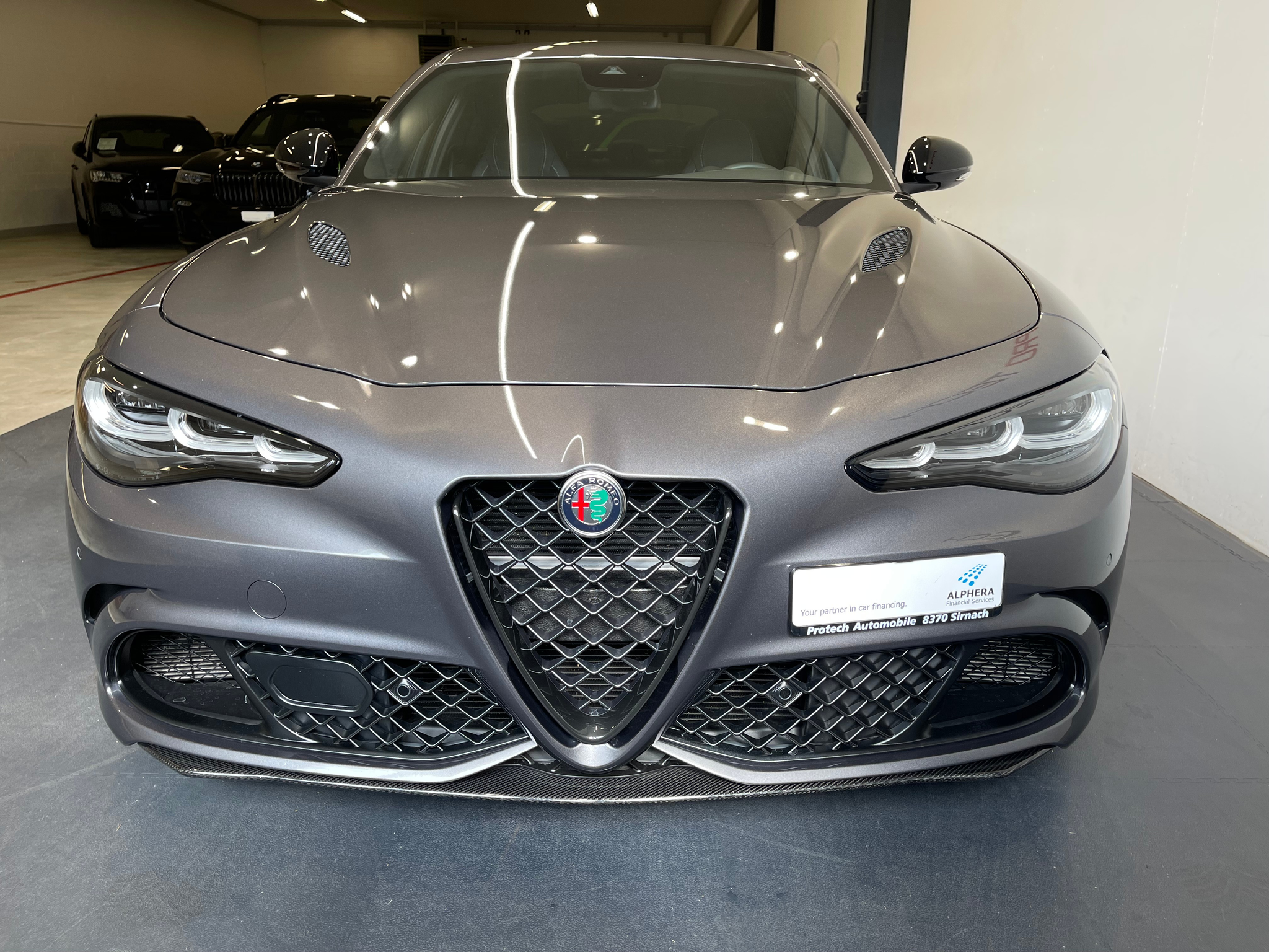 listing desktop thumbnail image 2