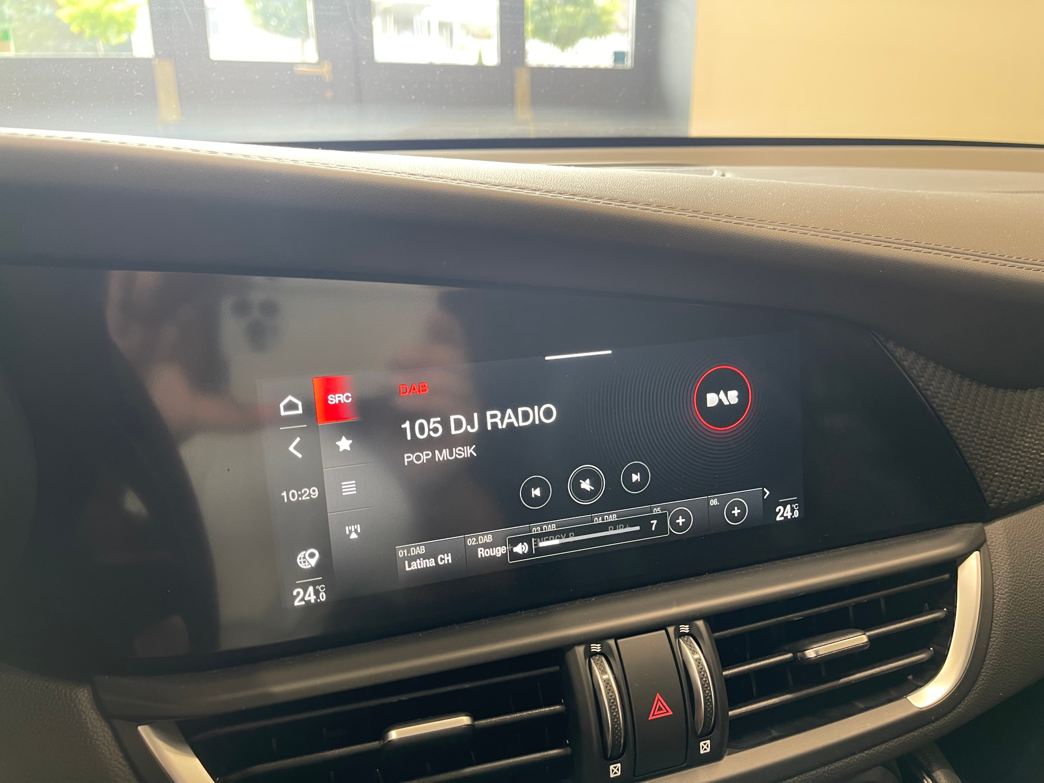 listing desktop thumbnail image 22