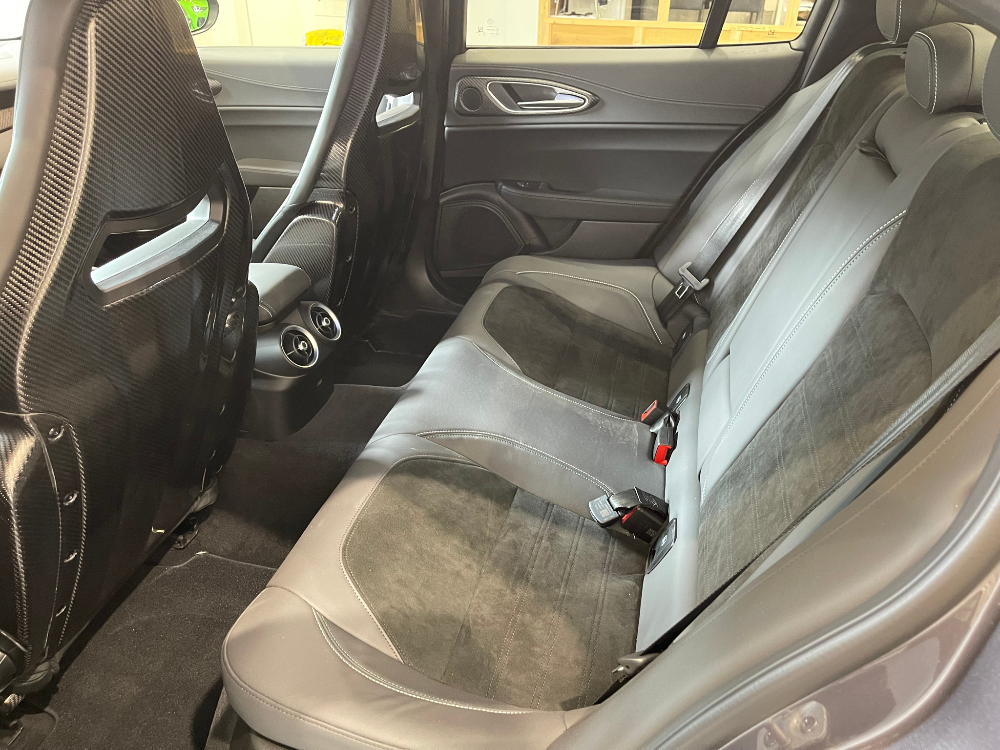 listing desktop thumbnail image 12