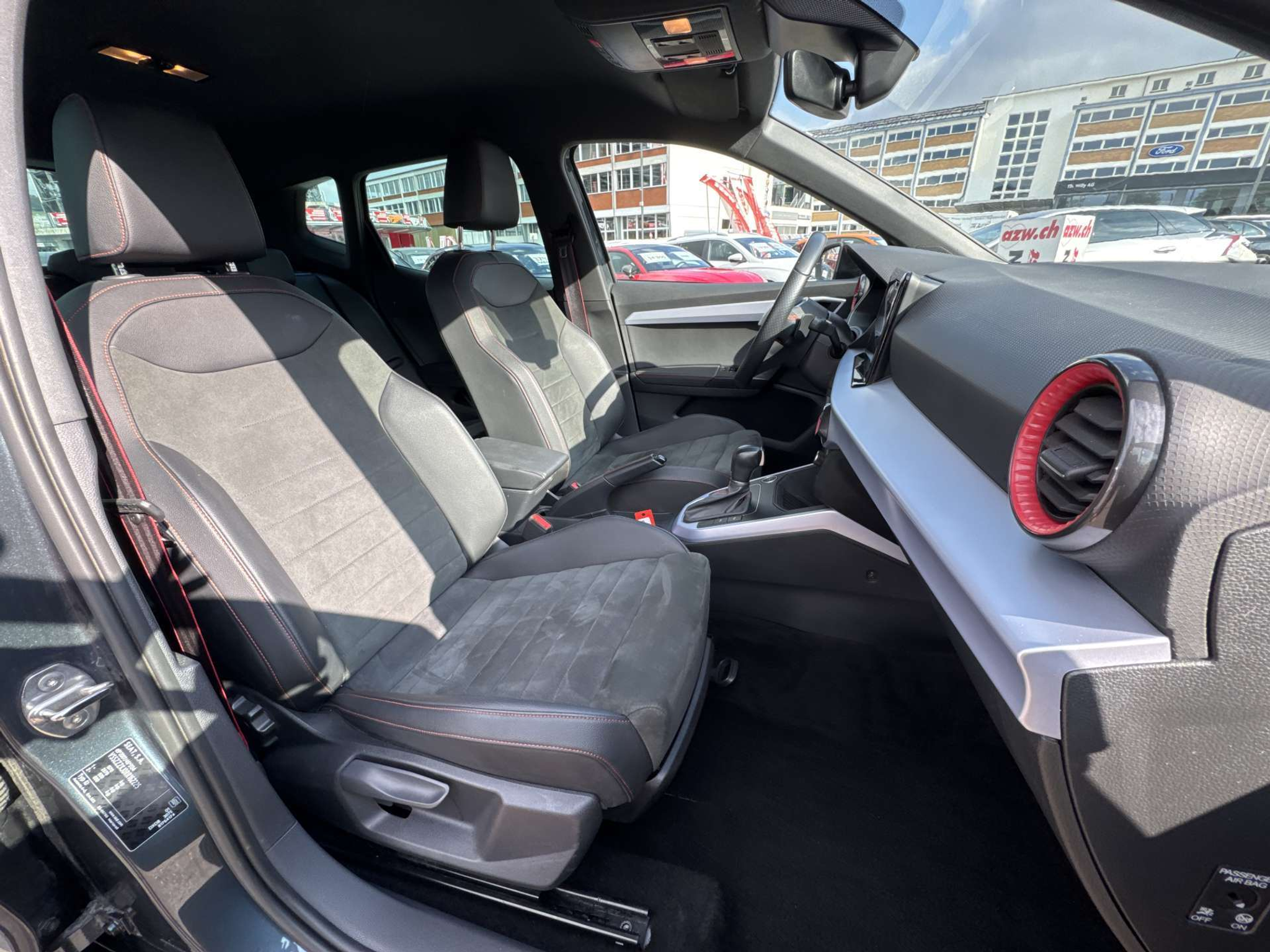 listing desktop thumbnail image 12