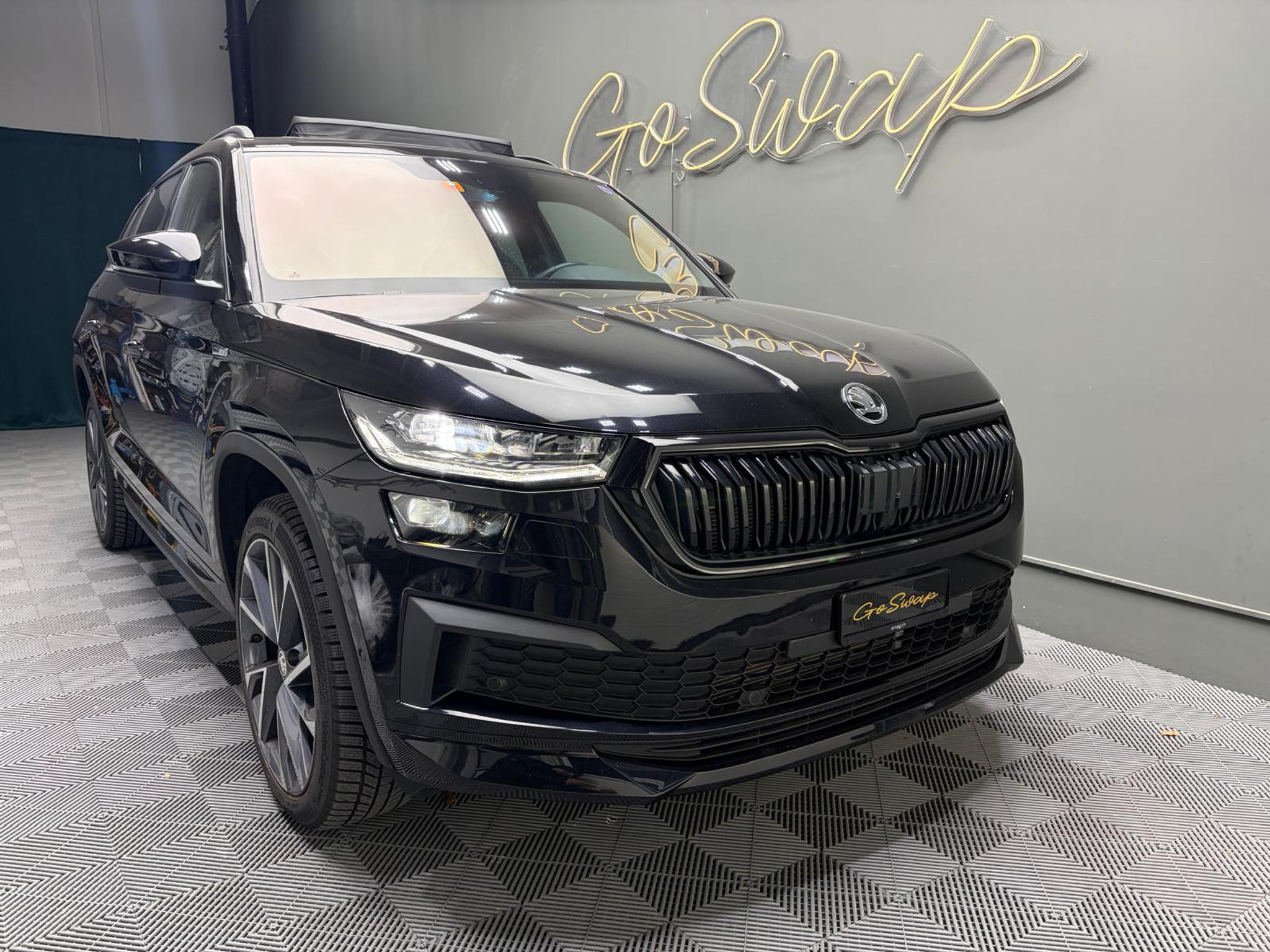 listing desktop thumbnail image 2