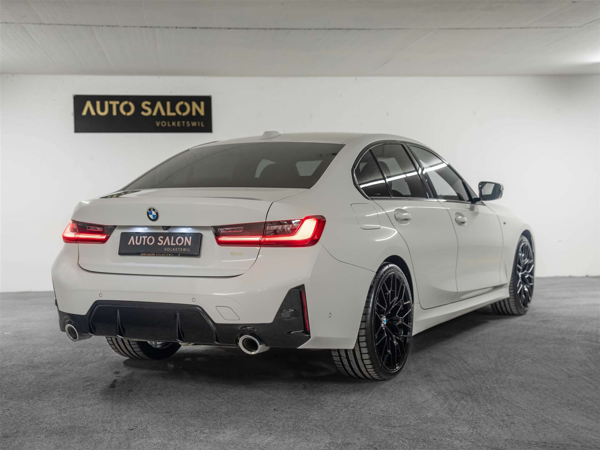 listing desktop thumbnail image 4