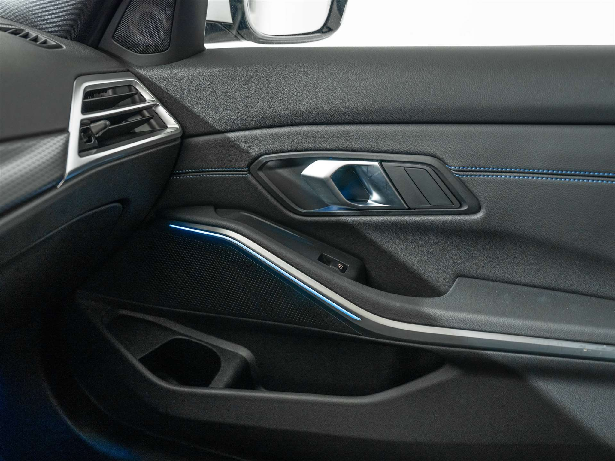 listing desktop thumbnail image 35