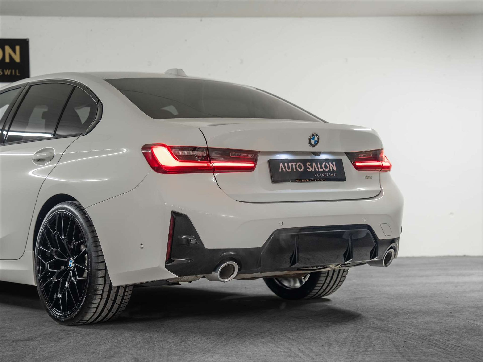 listing desktop thumbnail image 17