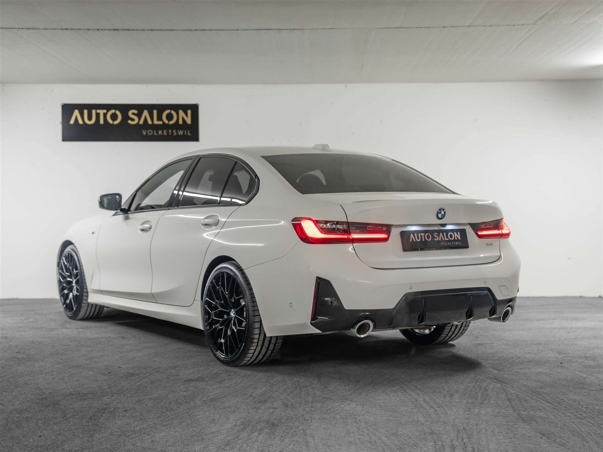 listing desktop thumbnail image 2