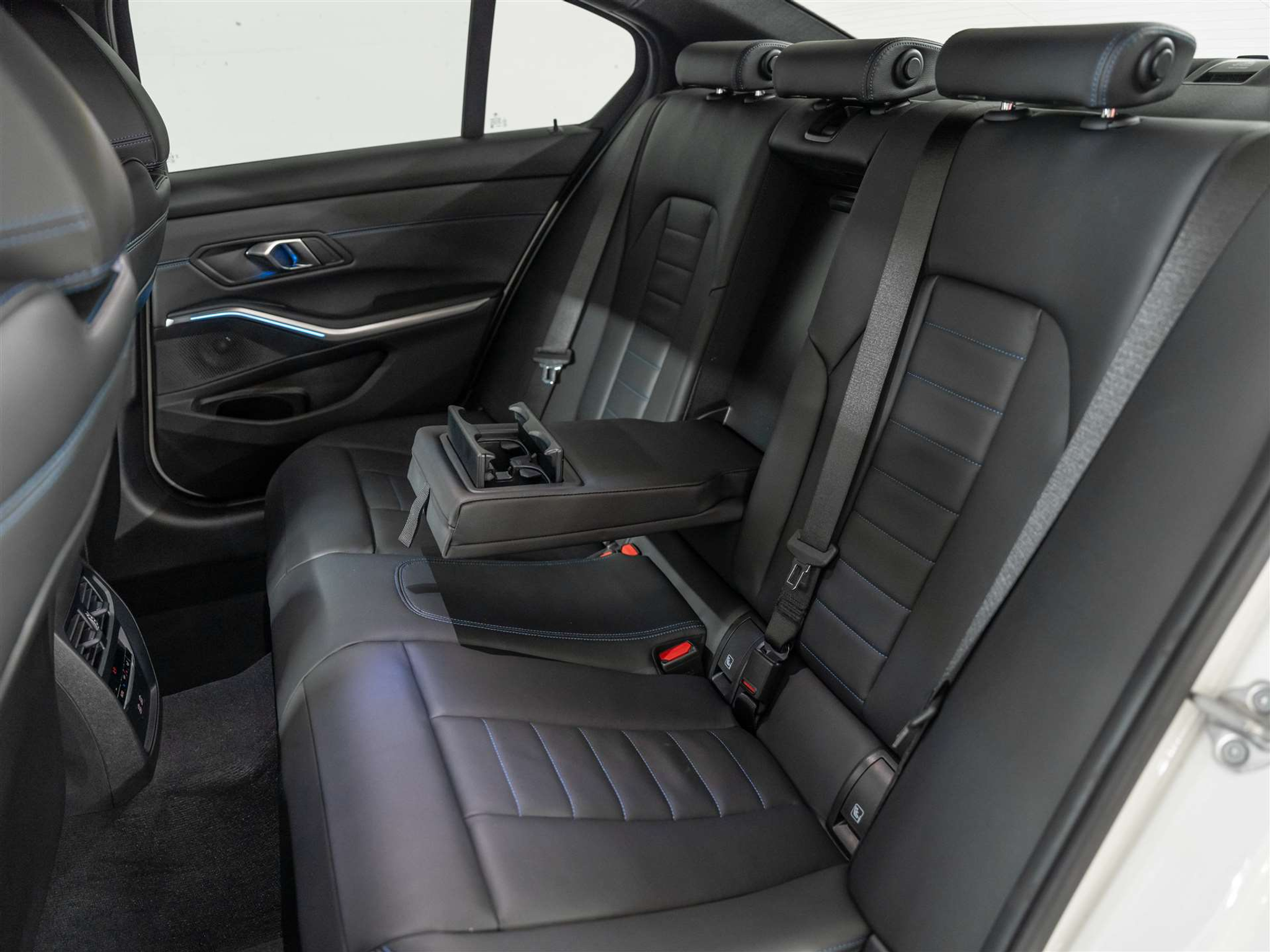 listing desktop thumbnail image 12