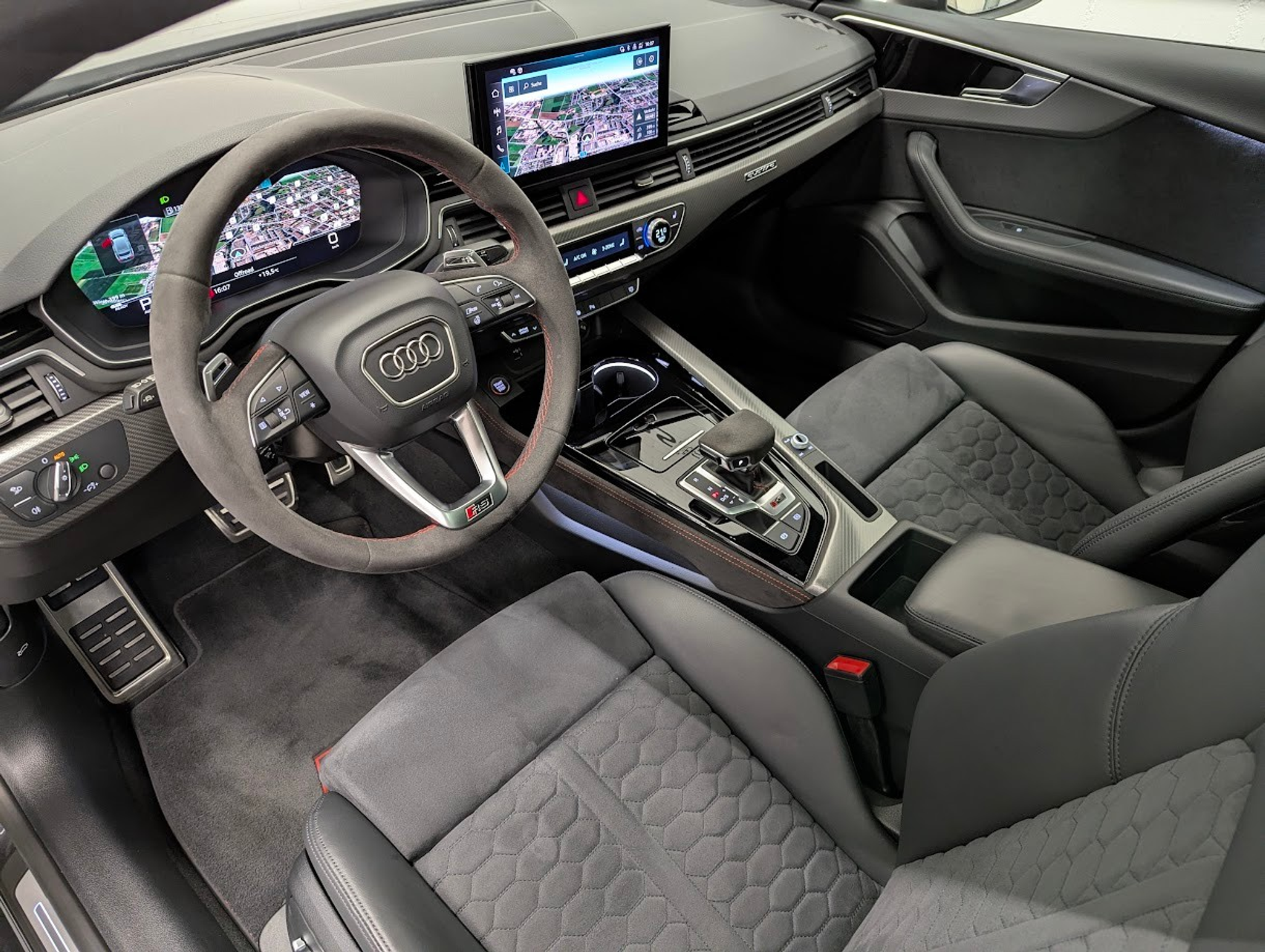 listing desktop thumbnail image 9