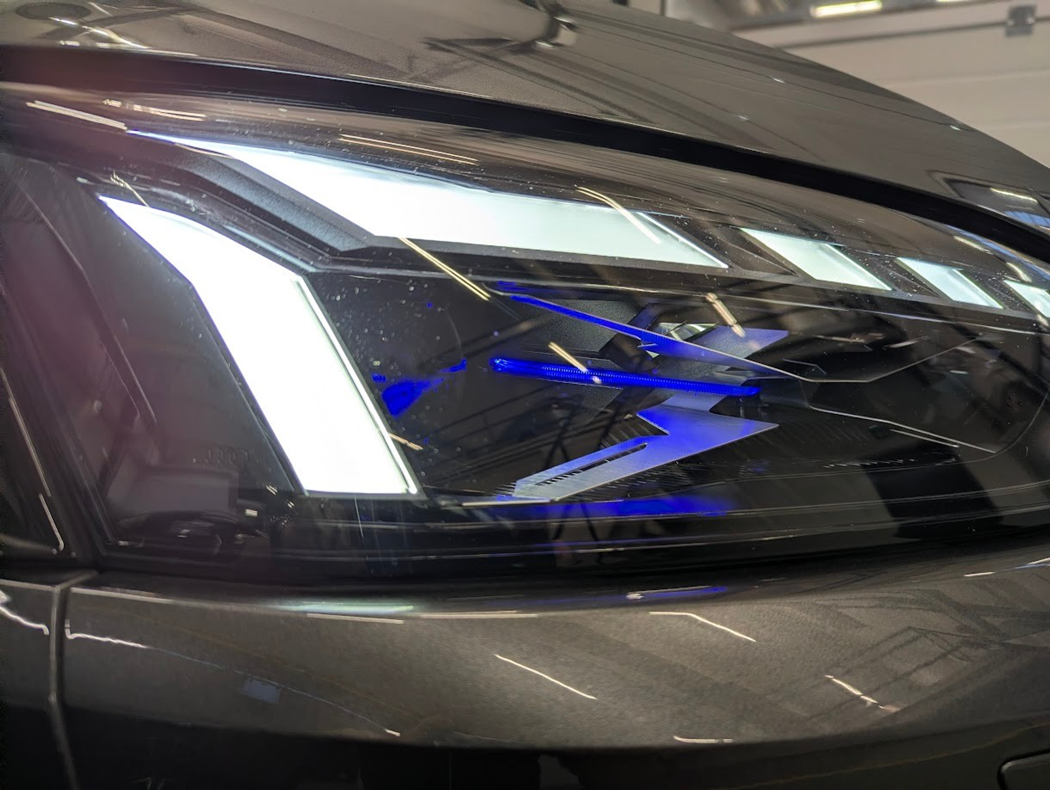 listing desktop thumbnail image 2