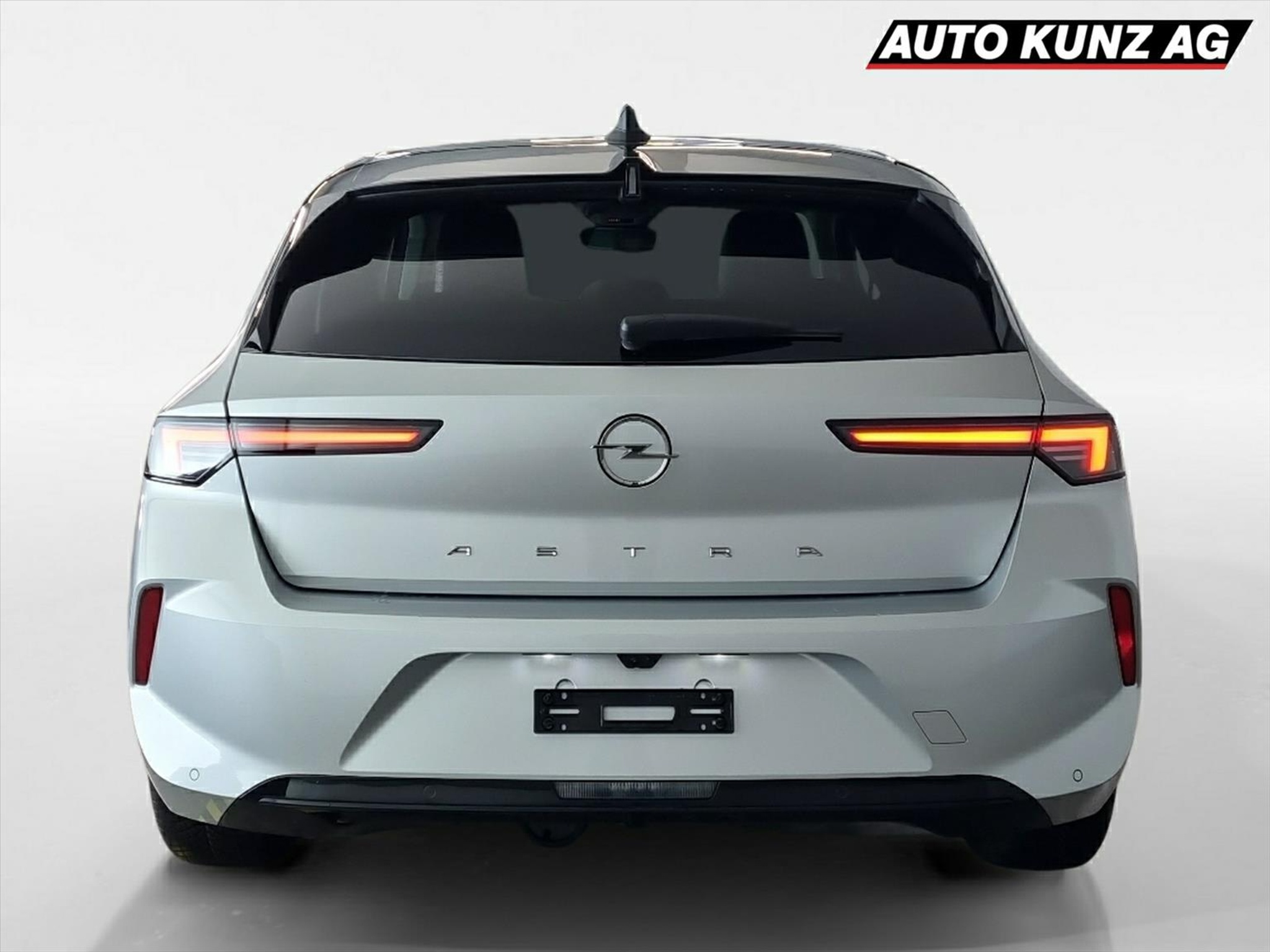 listing desktop thumbnail image 3