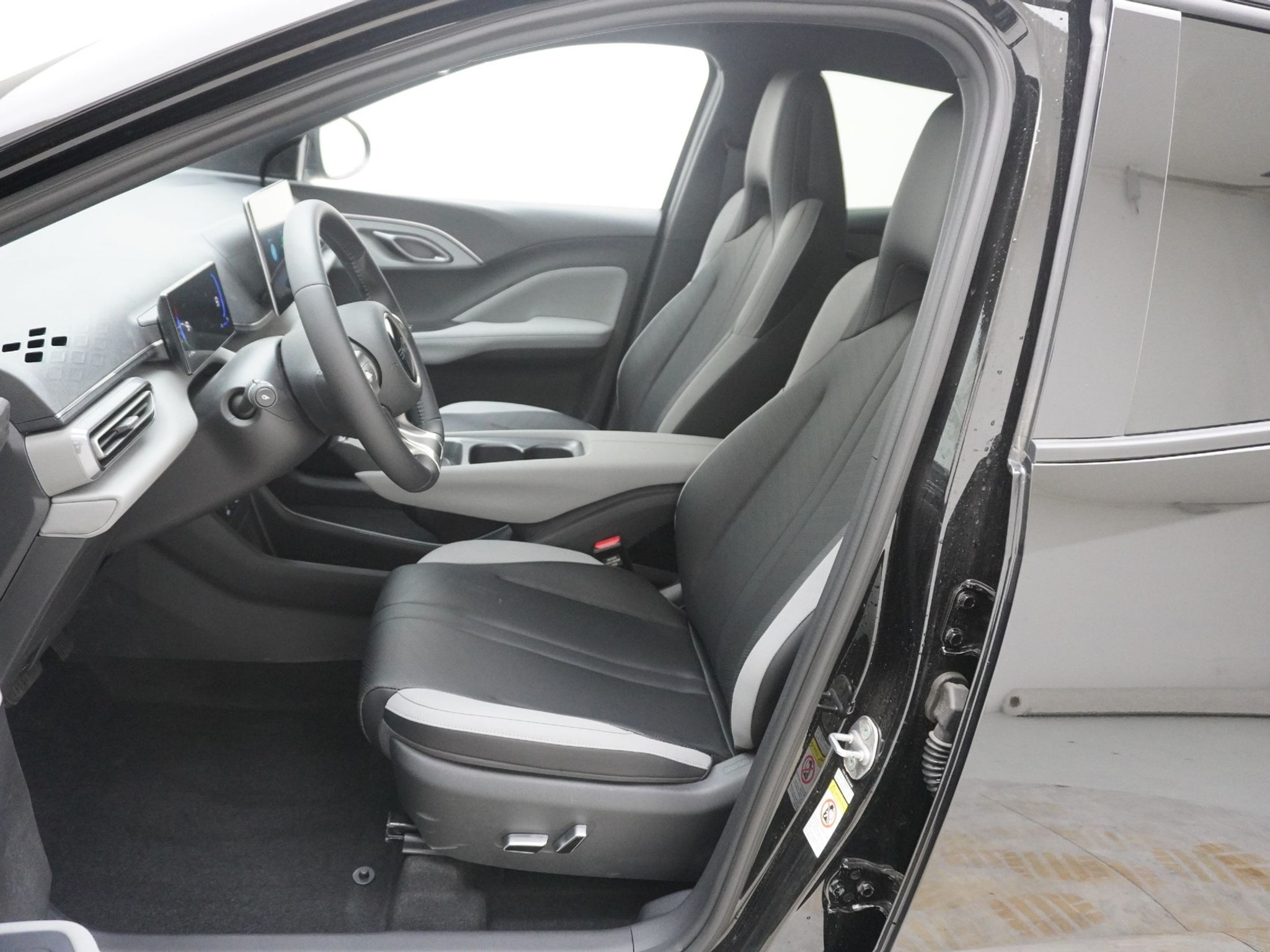 listing desktop thumbnail image 11