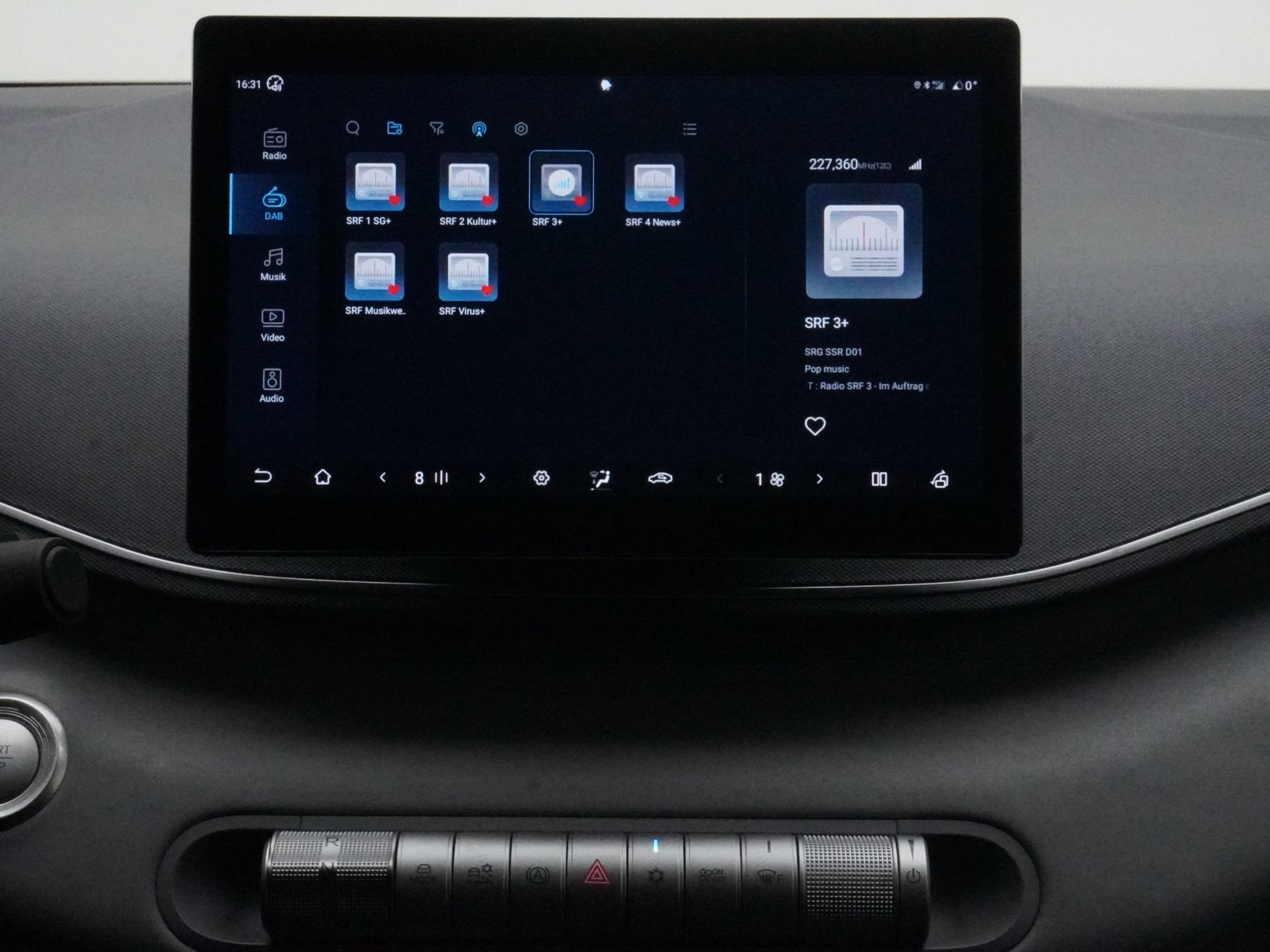 listing desktop thumbnail image 24