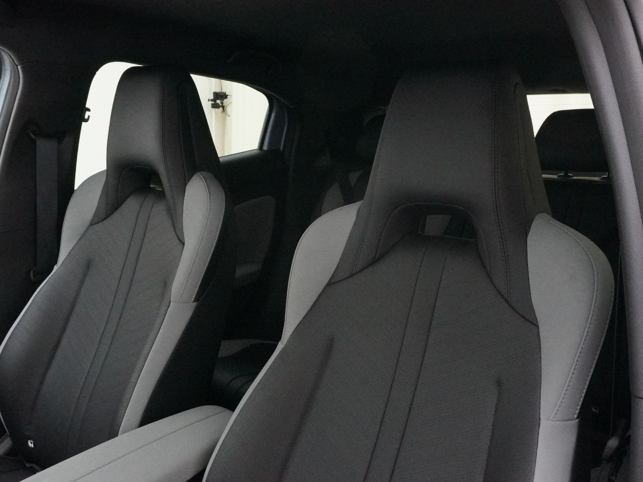 listing desktop thumbnail image 13