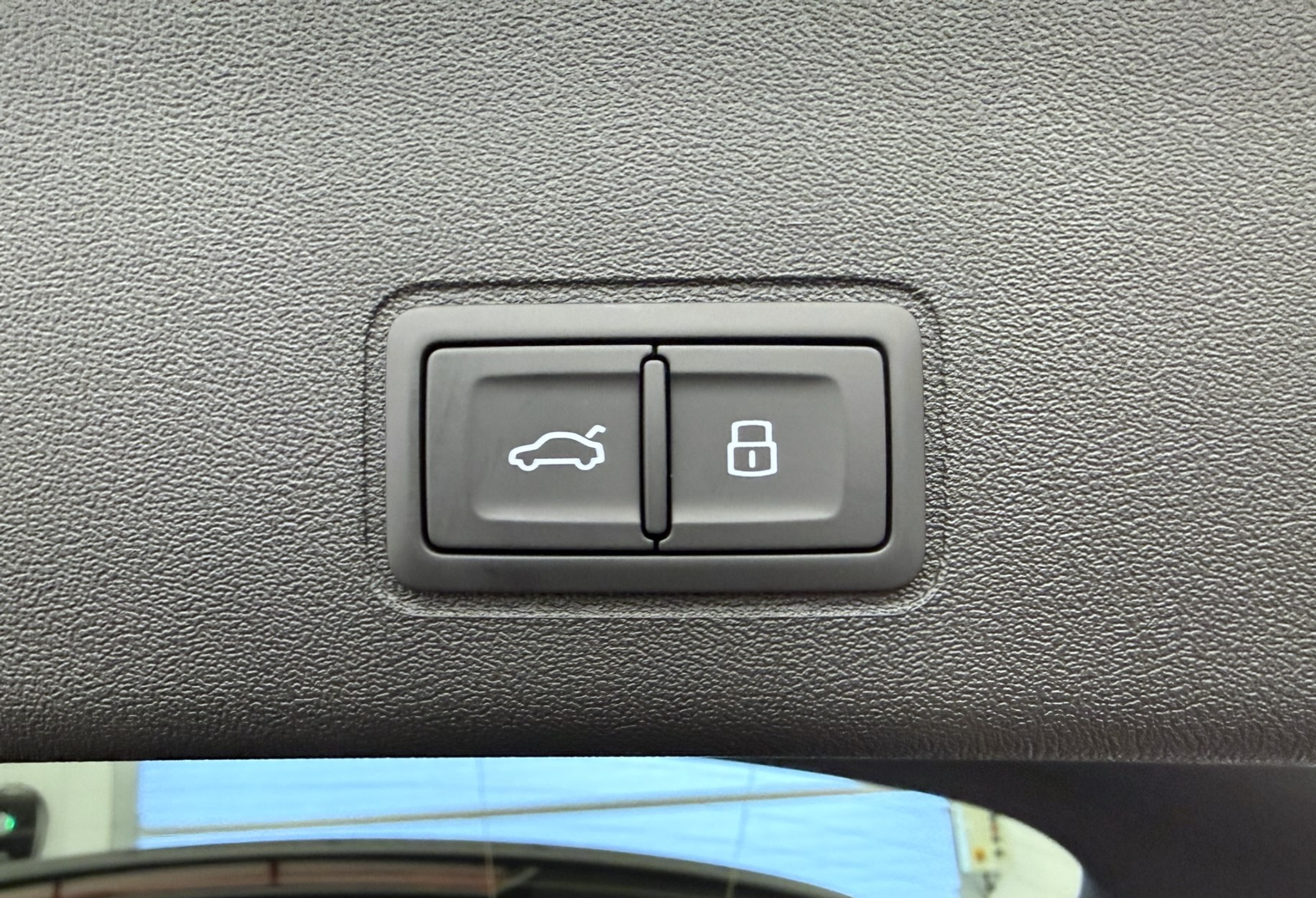 listing desktop thumbnail image 19