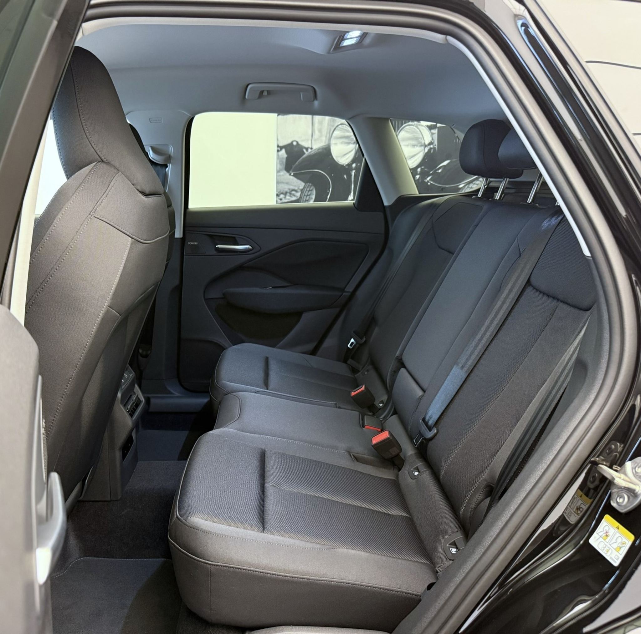 listing desktop thumbnail image 17