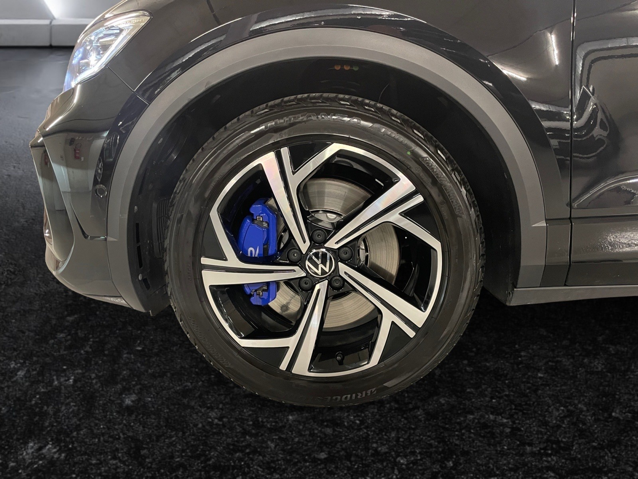 listing desktop thumbnail image 15