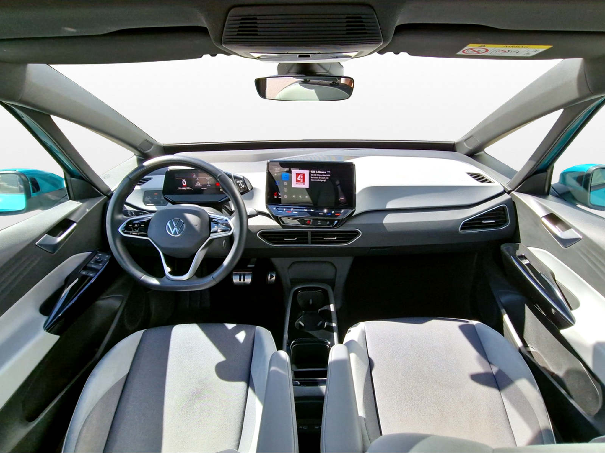 listing desktop thumbnail image 3