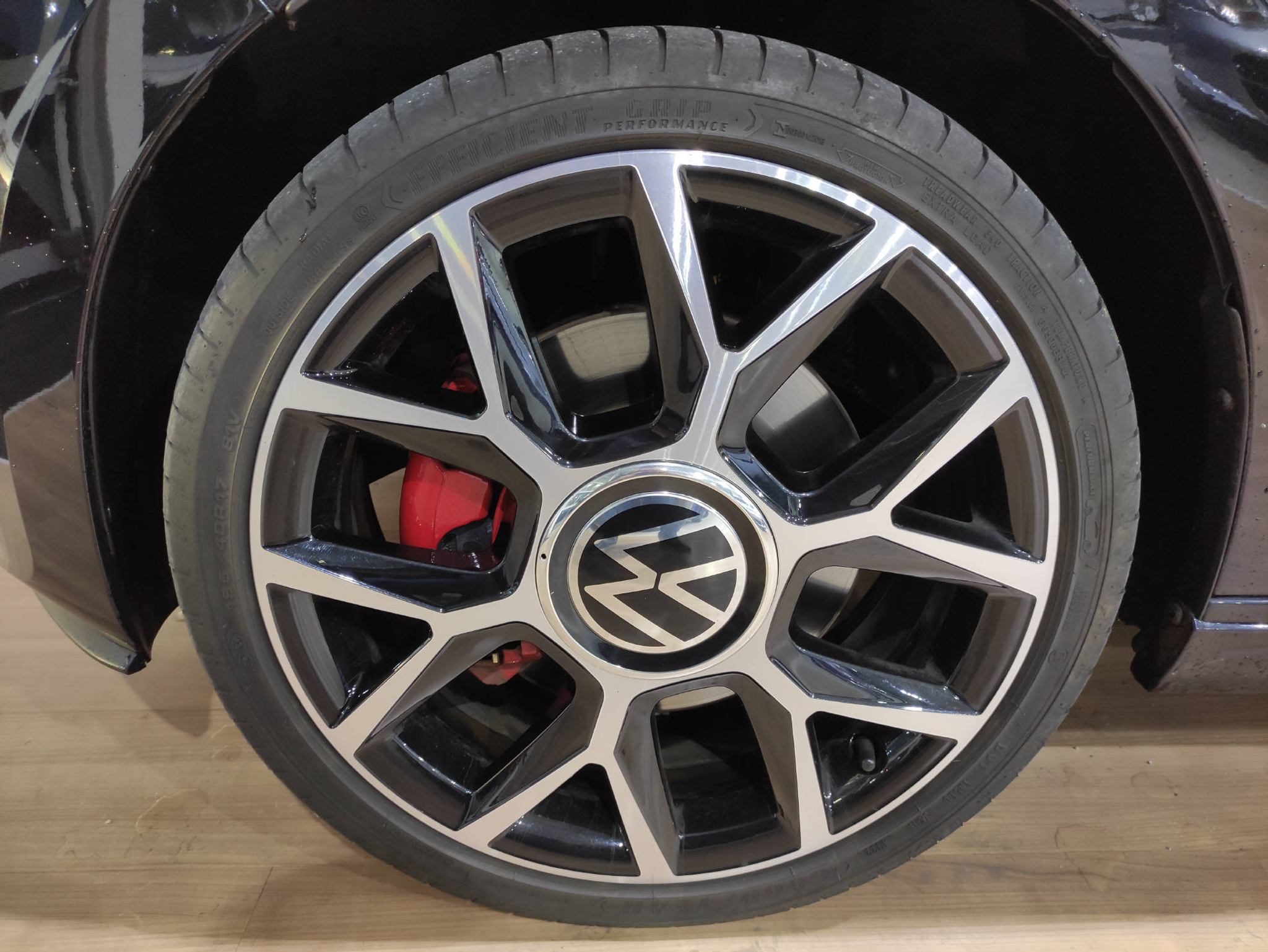 listing desktop thumbnail image 3