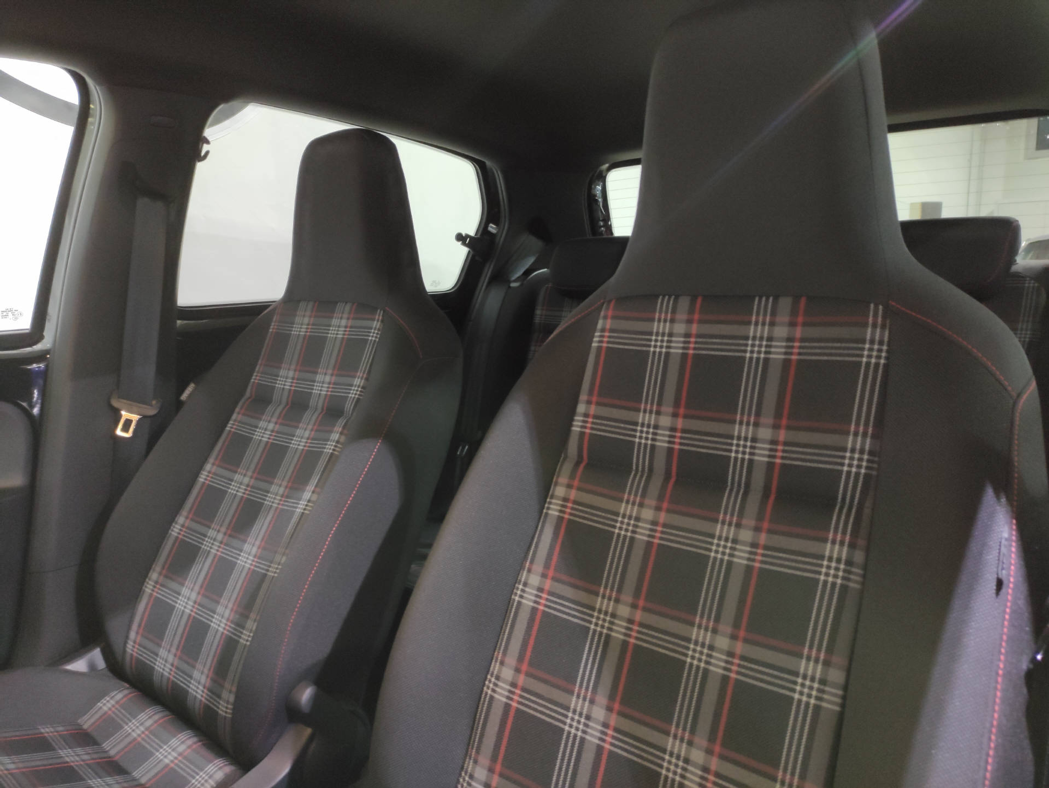 listing desktop thumbnail image 5