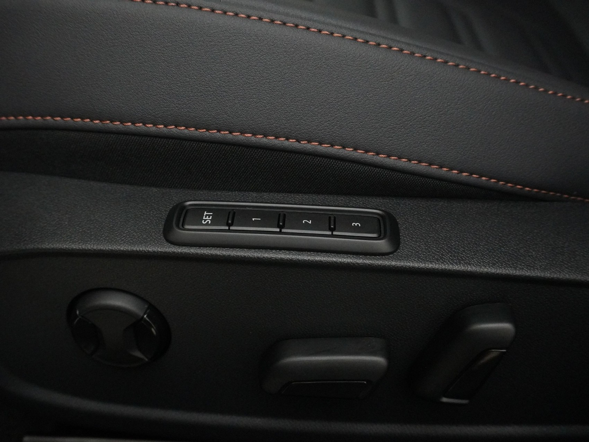 listing desktop thumbnail image 13