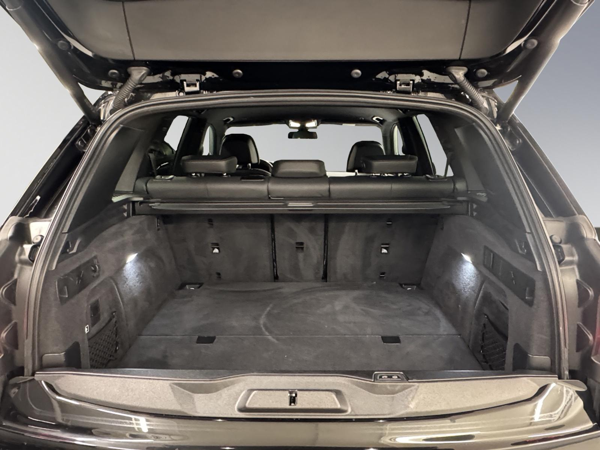 listing desktop thumbnail image 9