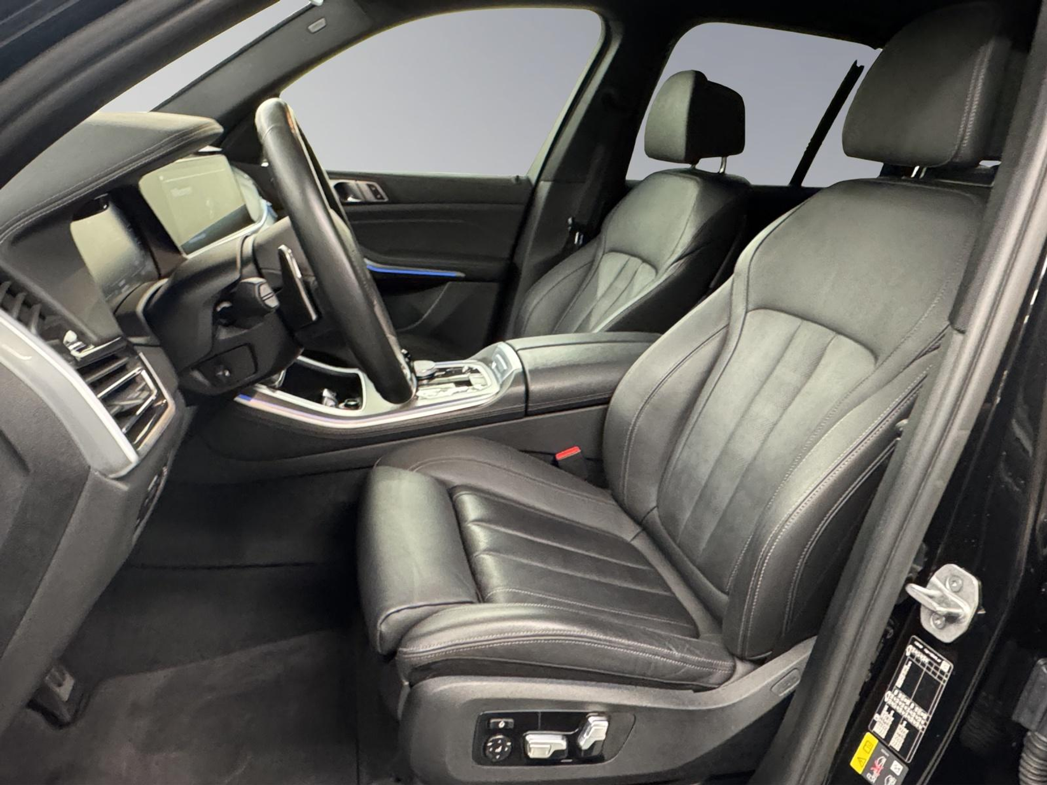 listing desktop thumbnail image 10