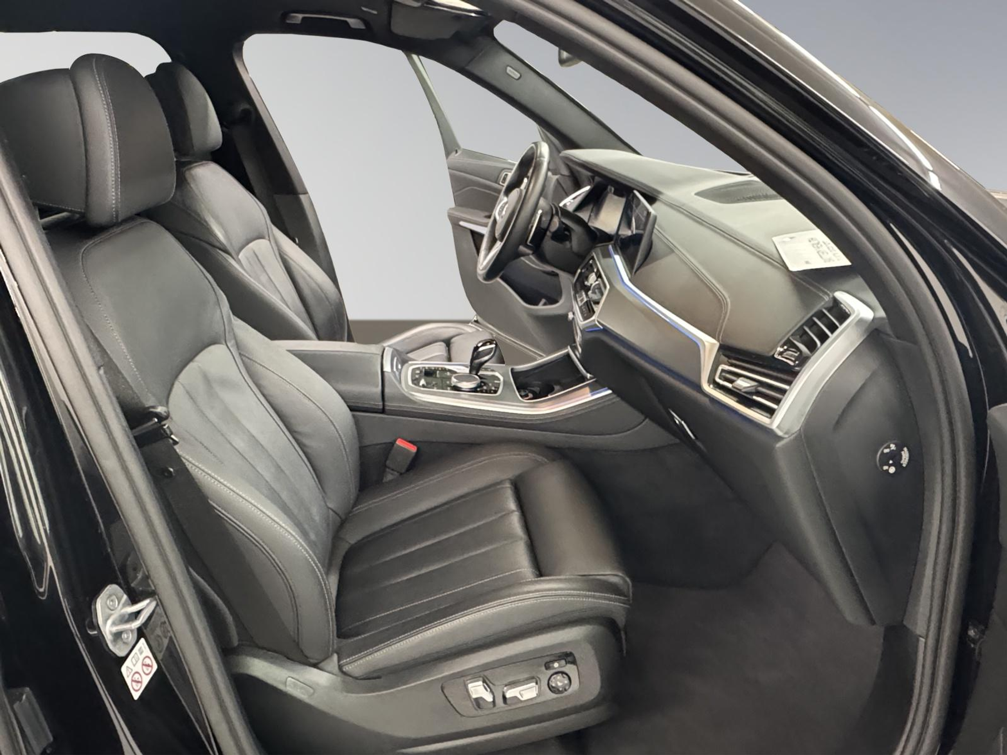 listing desktop thumbnail image 13