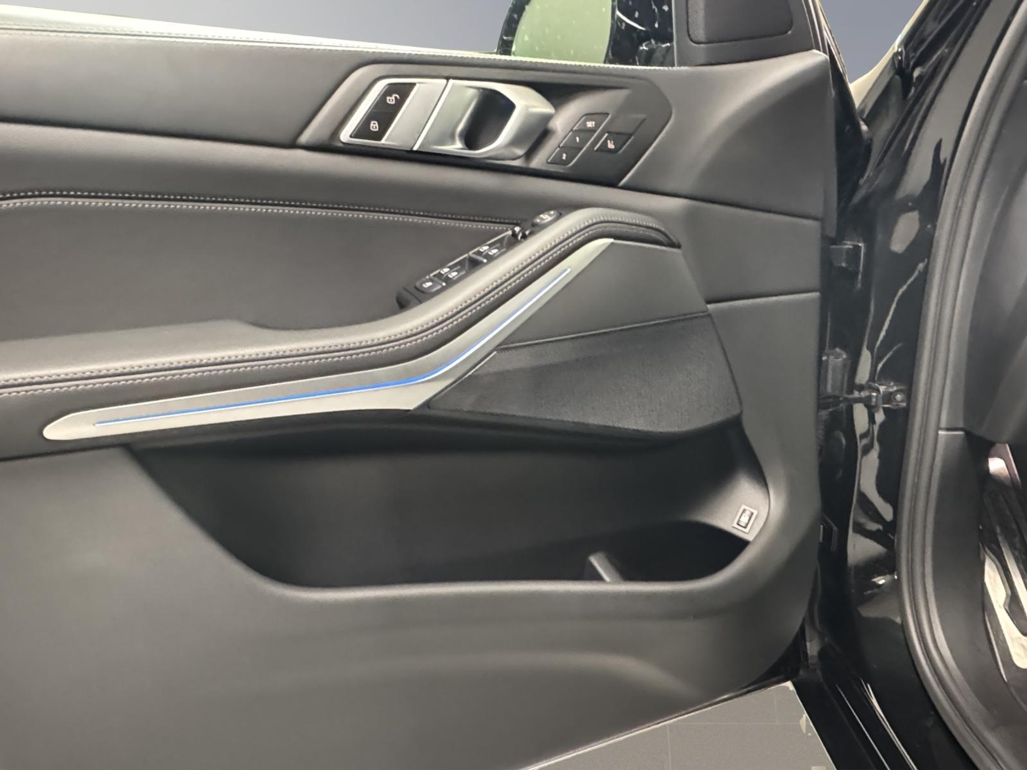 listing desktop thumbnail image 11