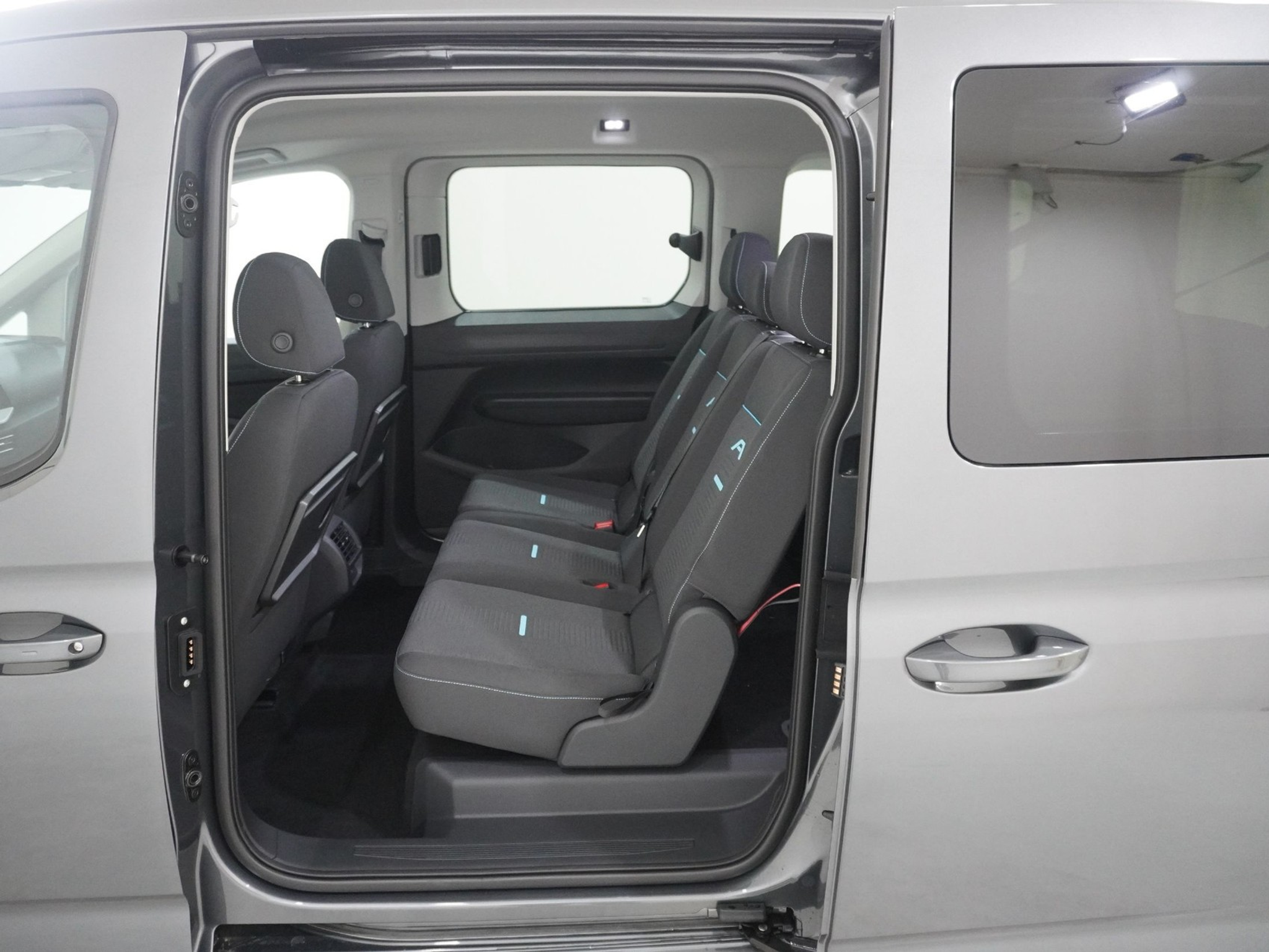 listing desktop thumbnail image 13