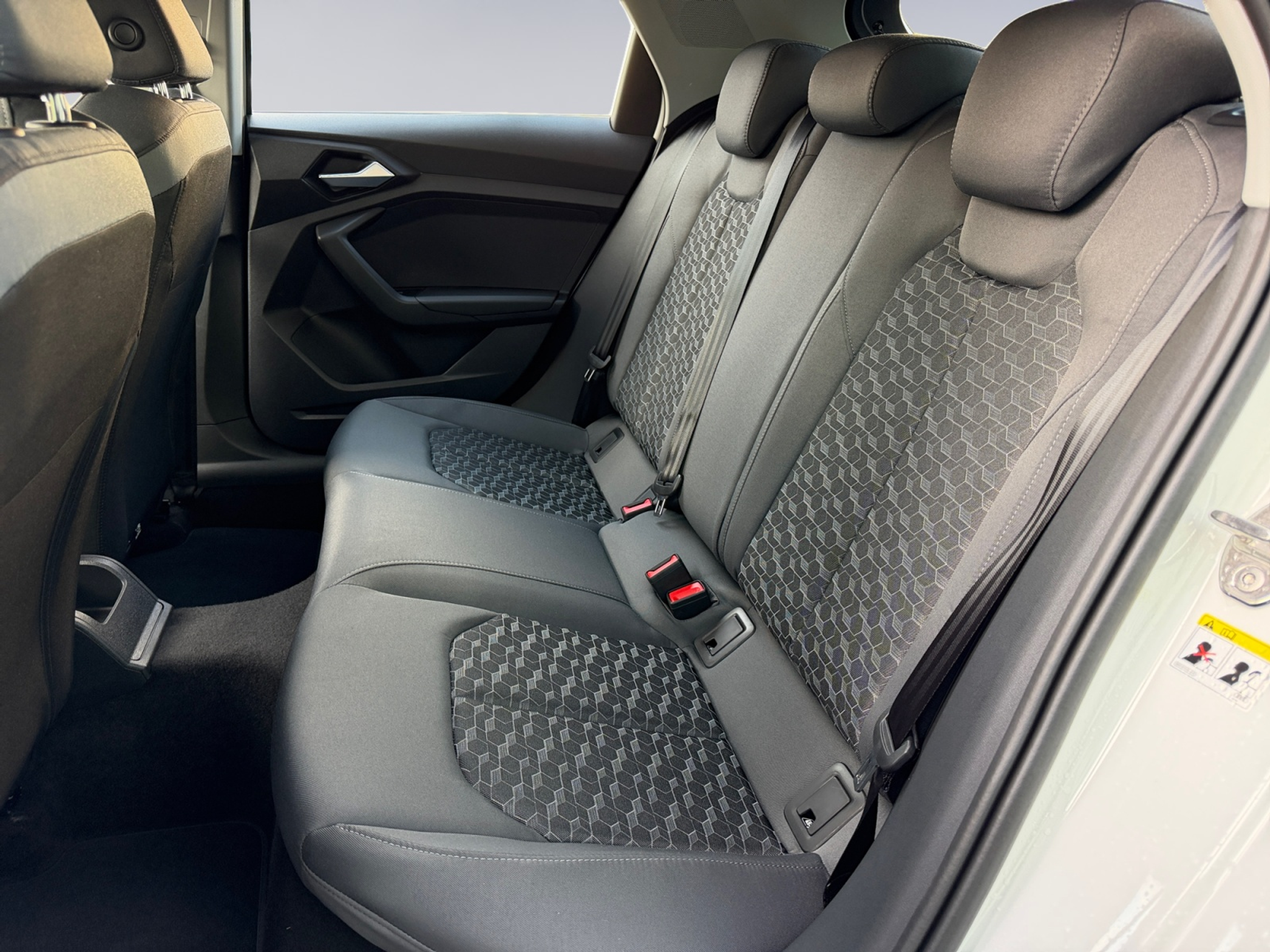 listing desktop thumbnail image 10