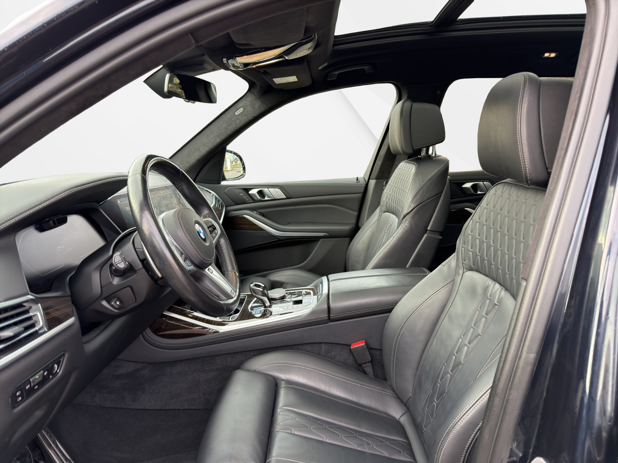 listing desktop thumbnail image 11