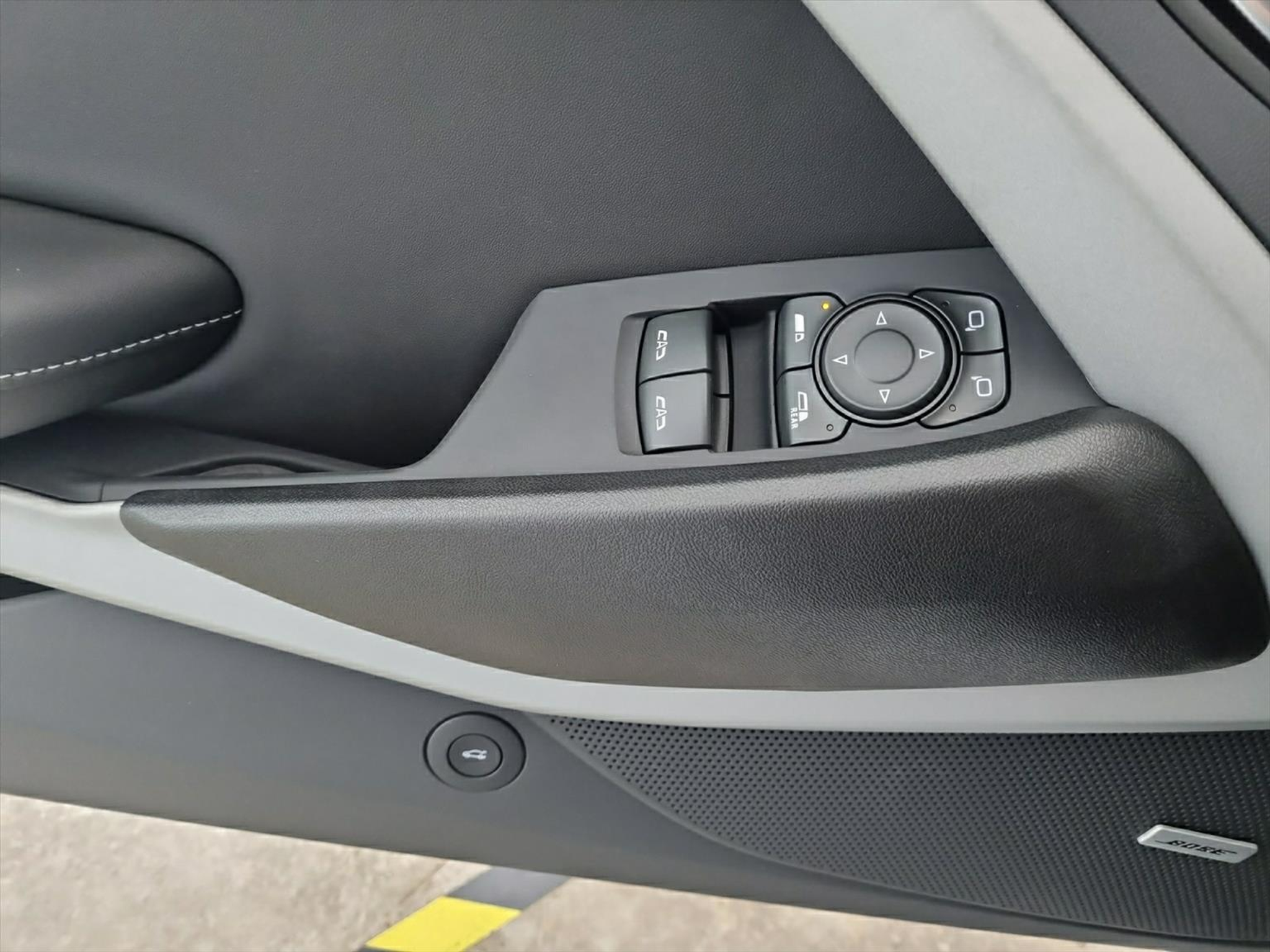 listing desktop thumbnail image 11