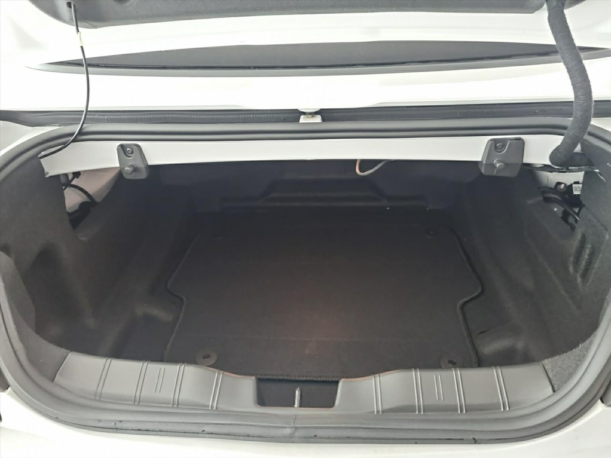 listing desktop thumbnail image 8