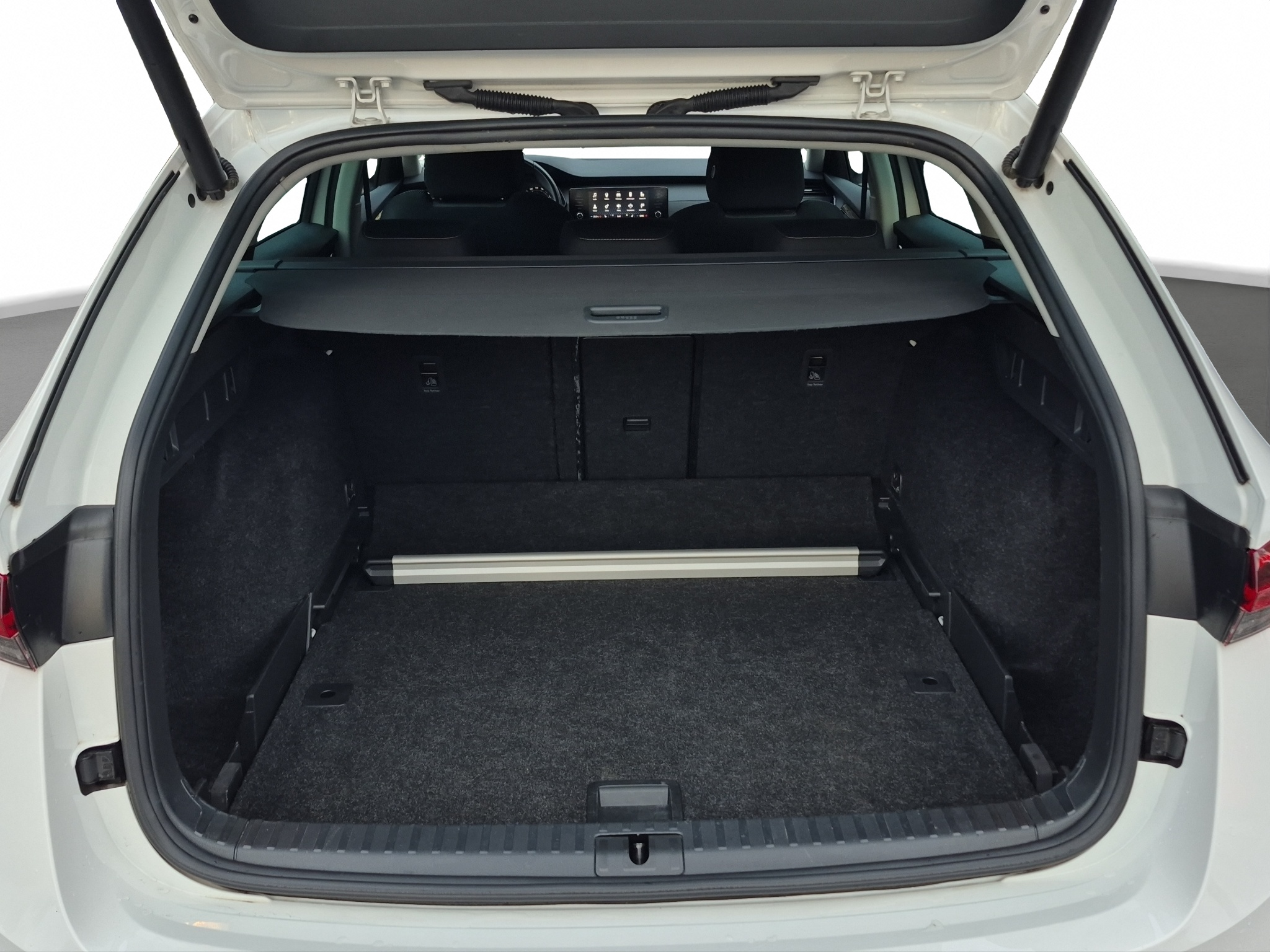 listing desktop thumbnail image 11