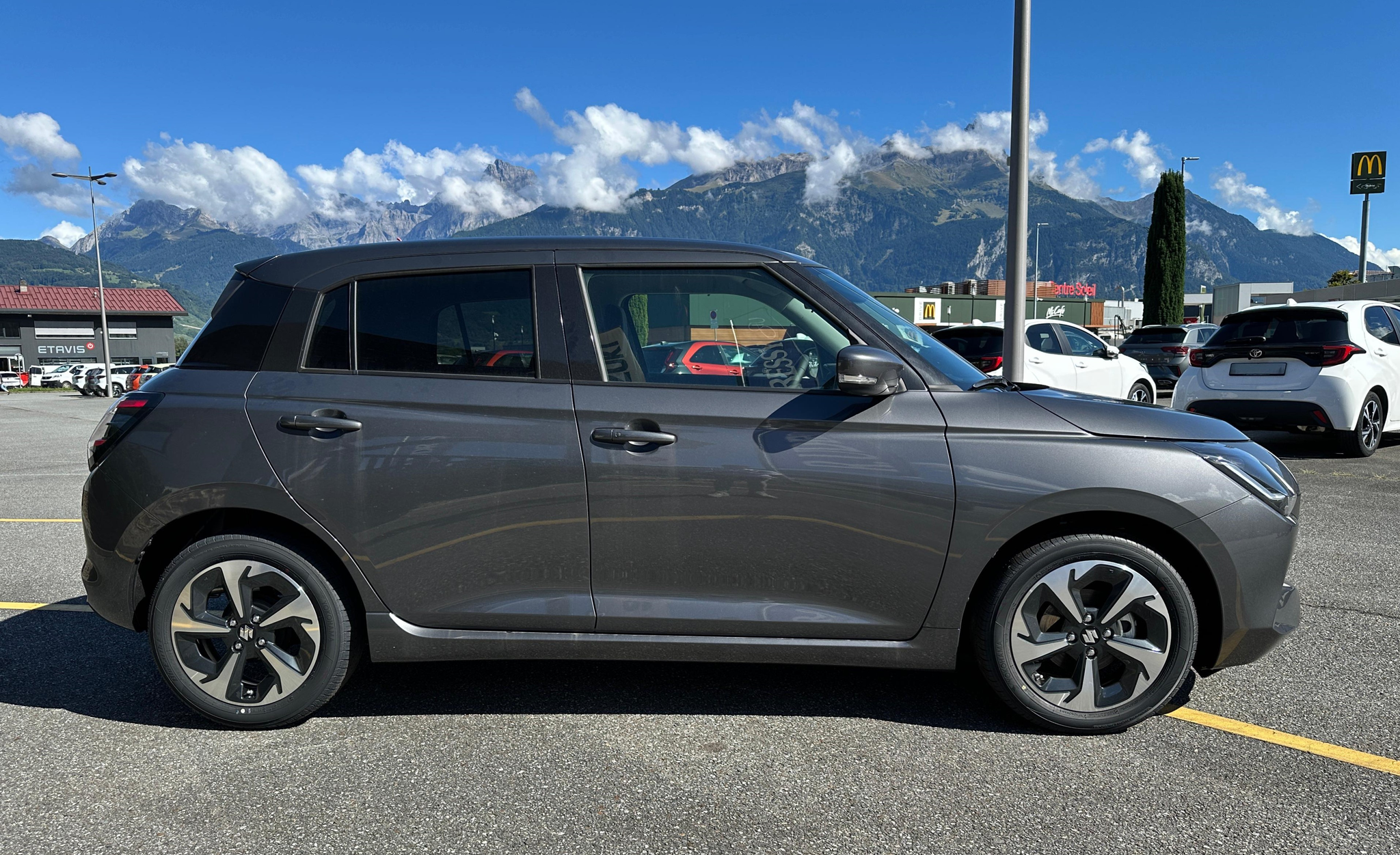 listing desktop thumbnail image 5