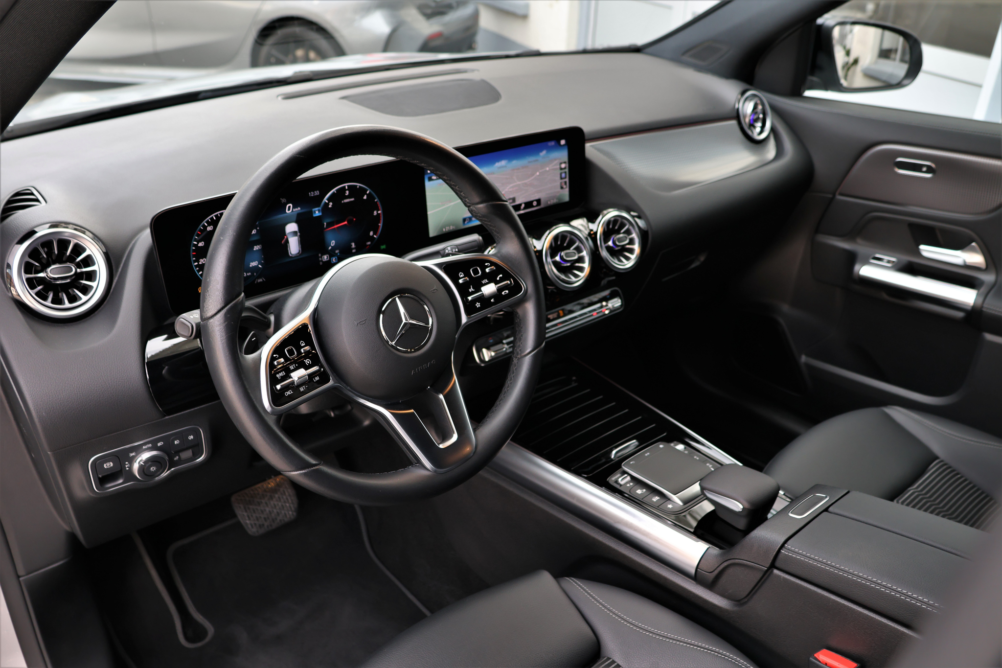 listing desktop thumbnail image 8