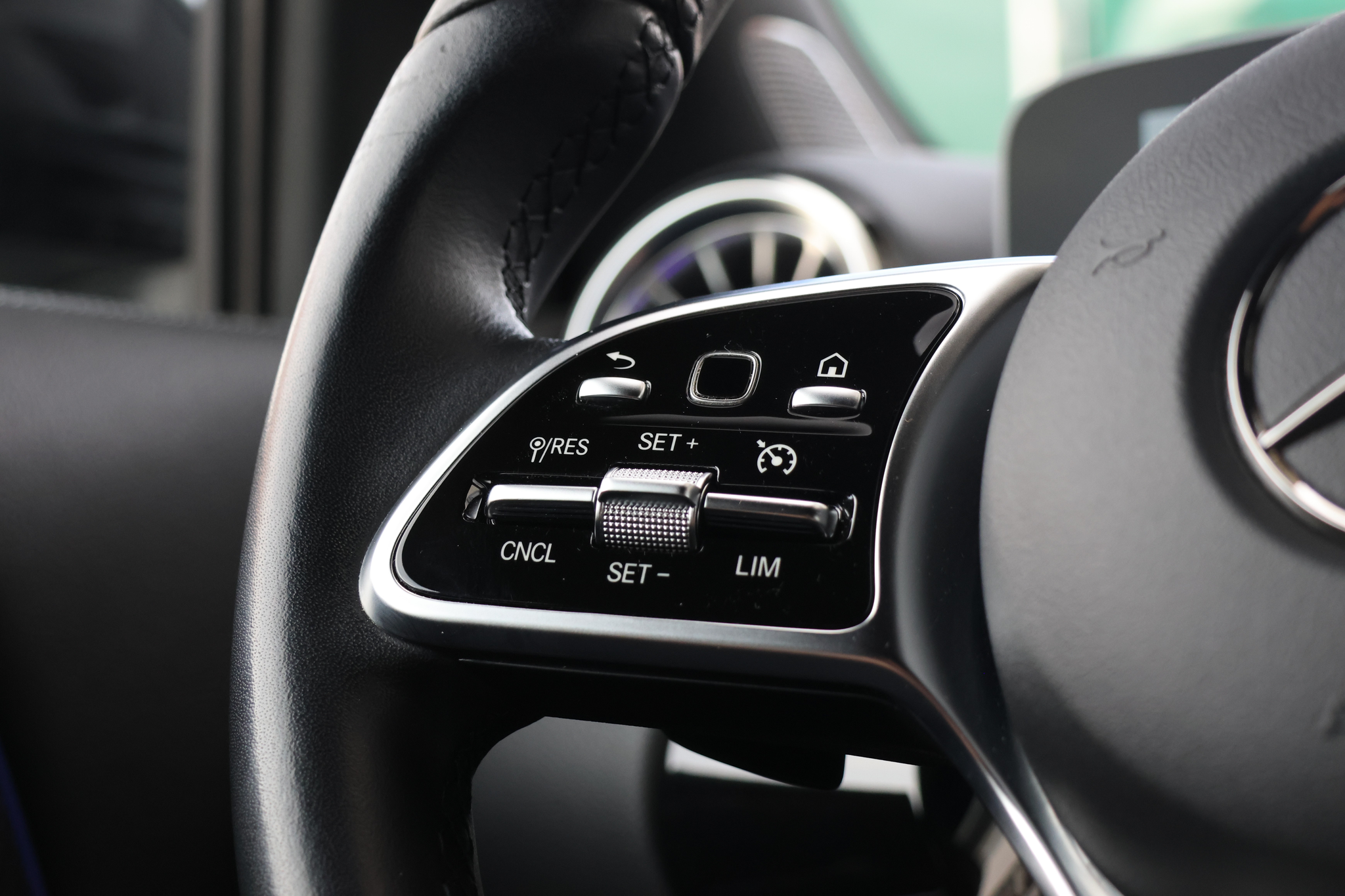 listing desktop thumbnail image 14