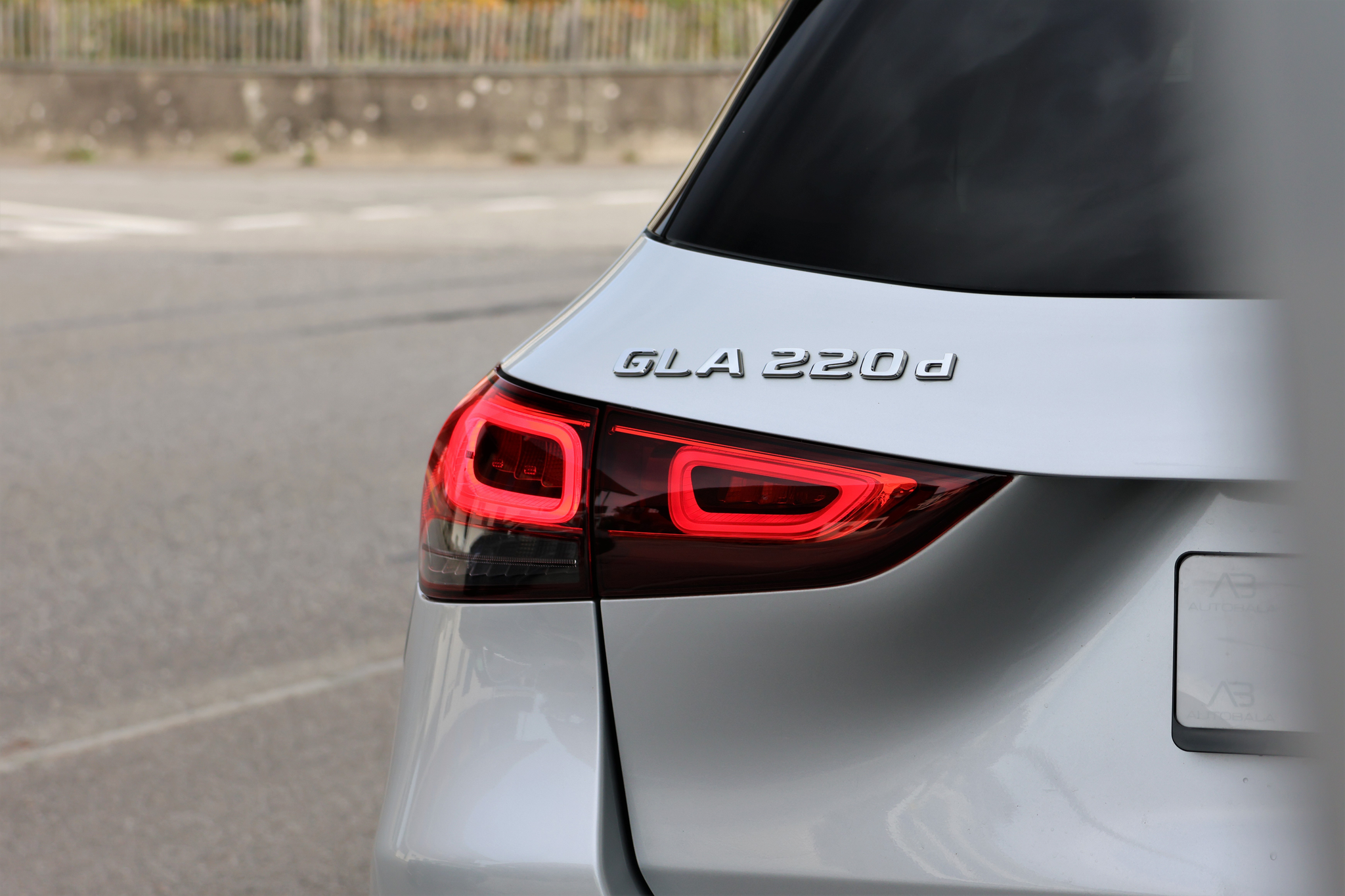 listing desktop thumbnail image 5