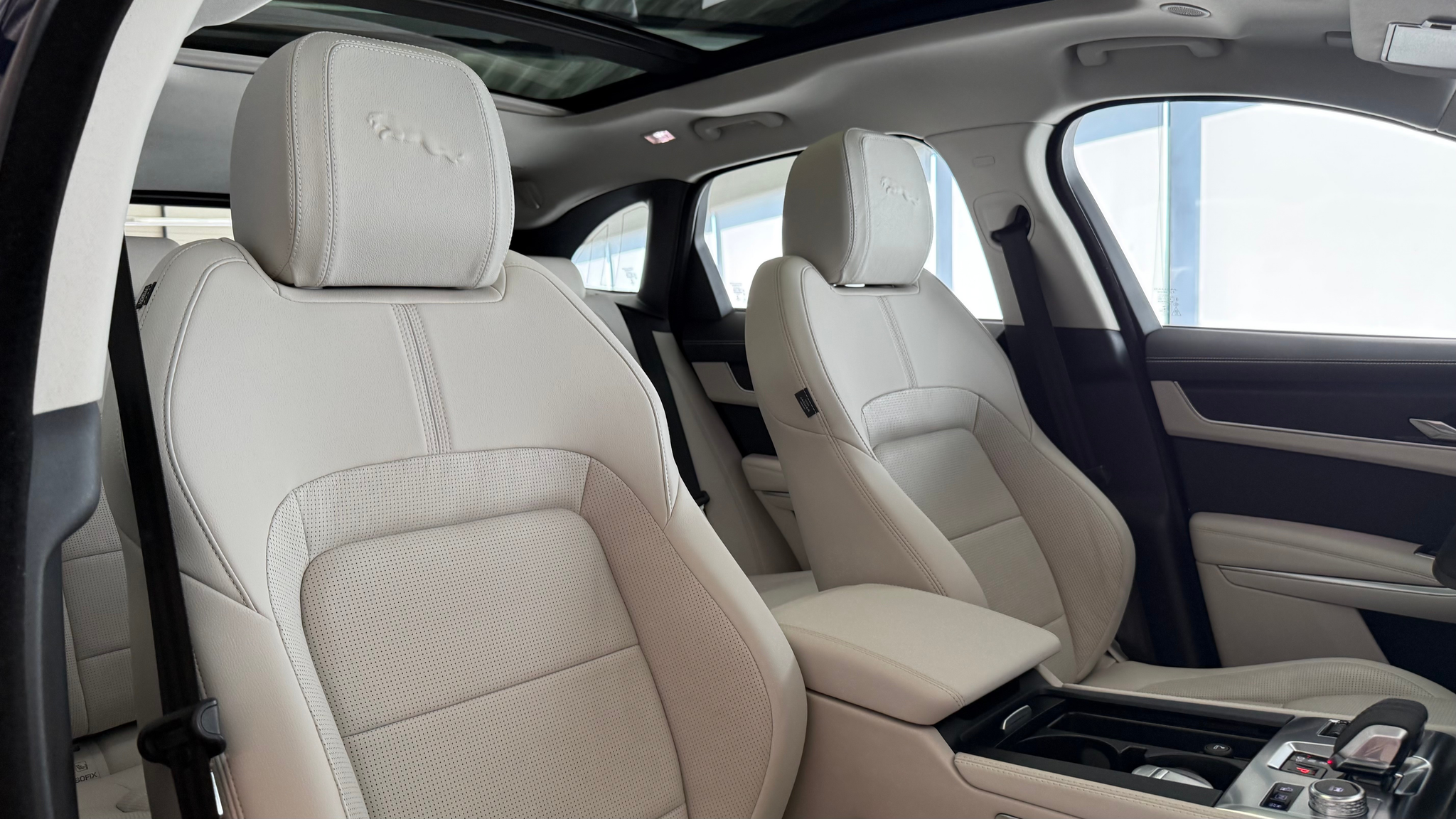 listing desktop thumbnail image 2