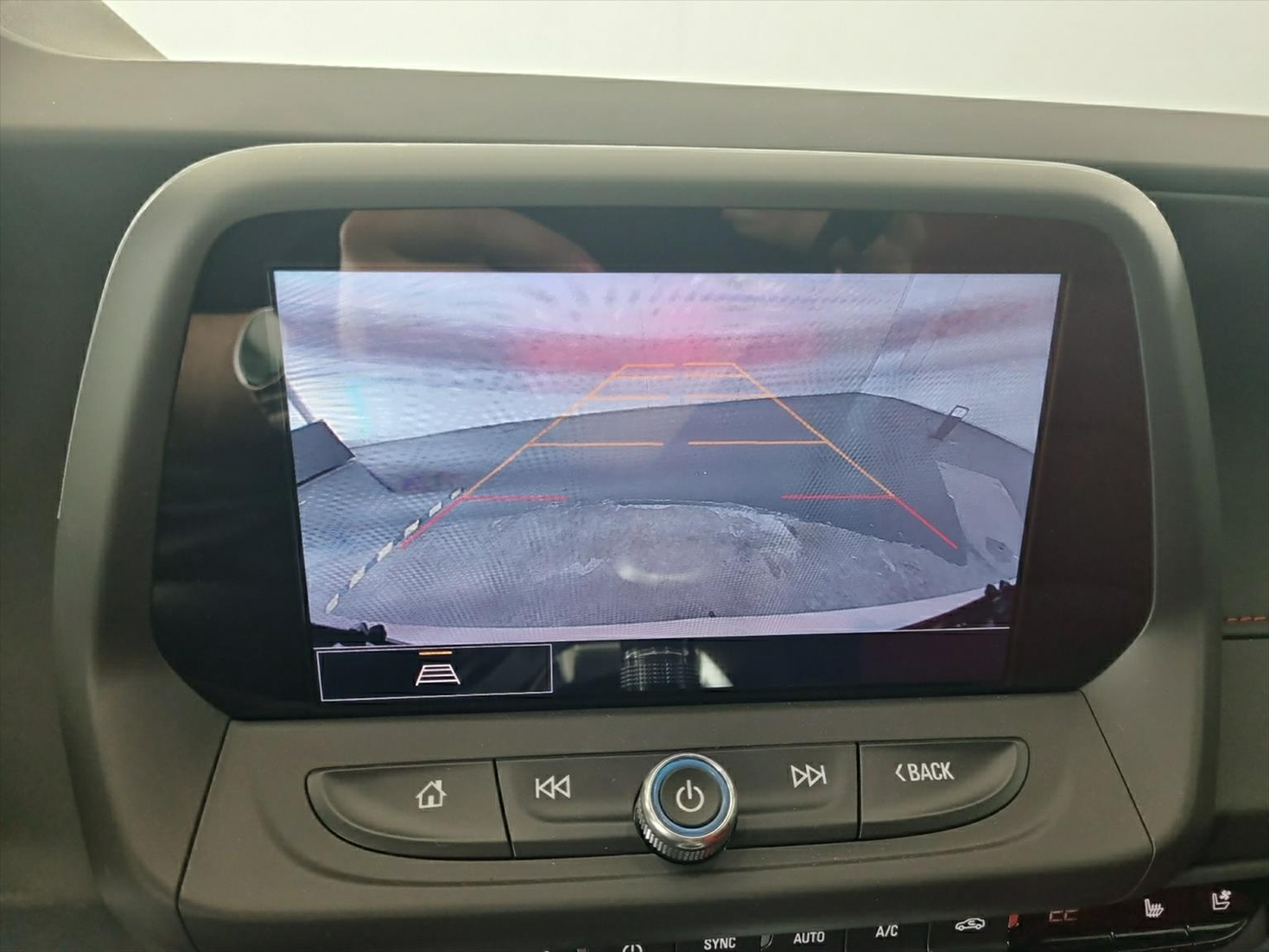 listing desktop thumbnail image 10