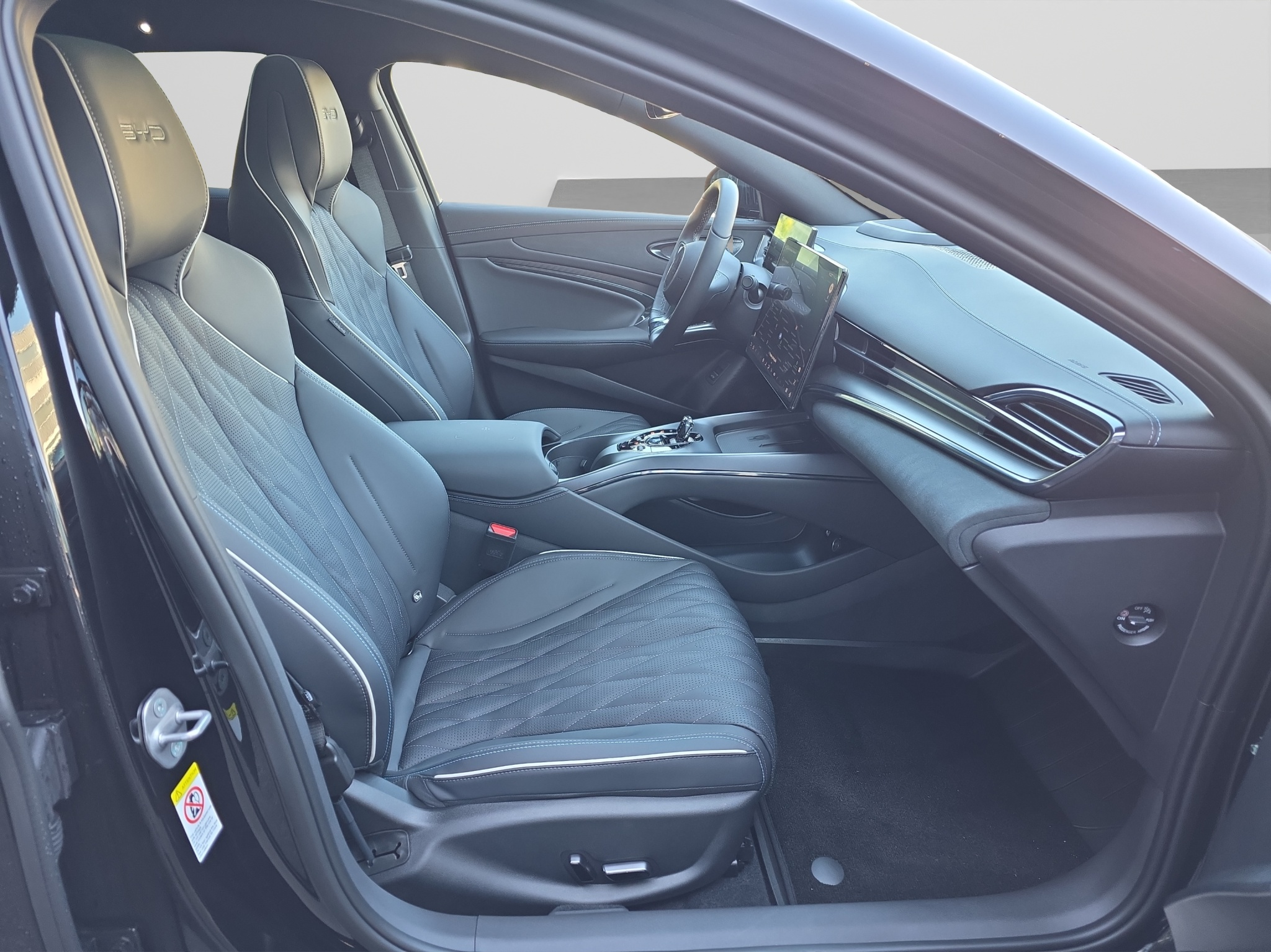 listing desktop thumbnail image 11