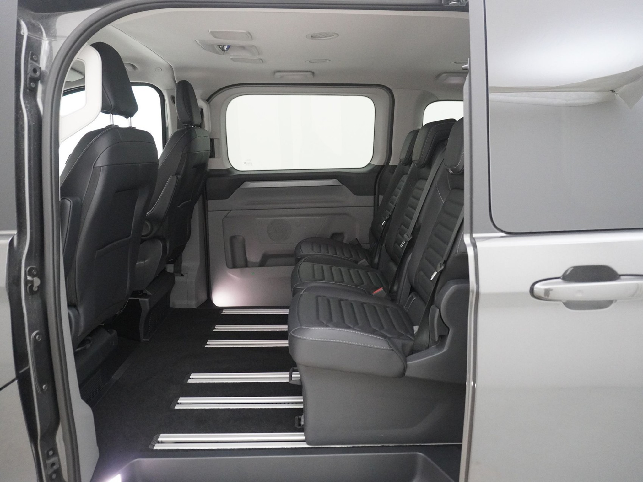 listing desktop thumbnail image 13